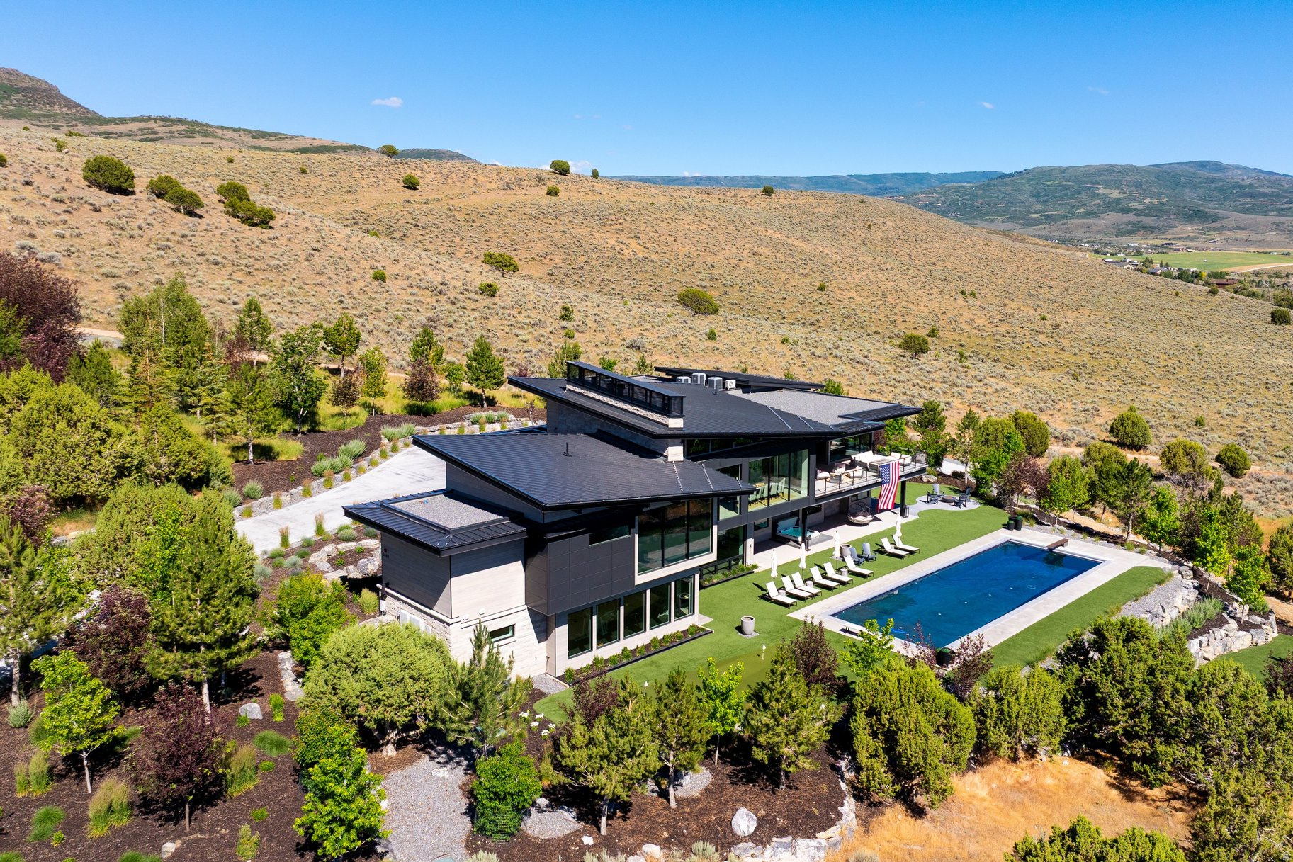 main property photo 89