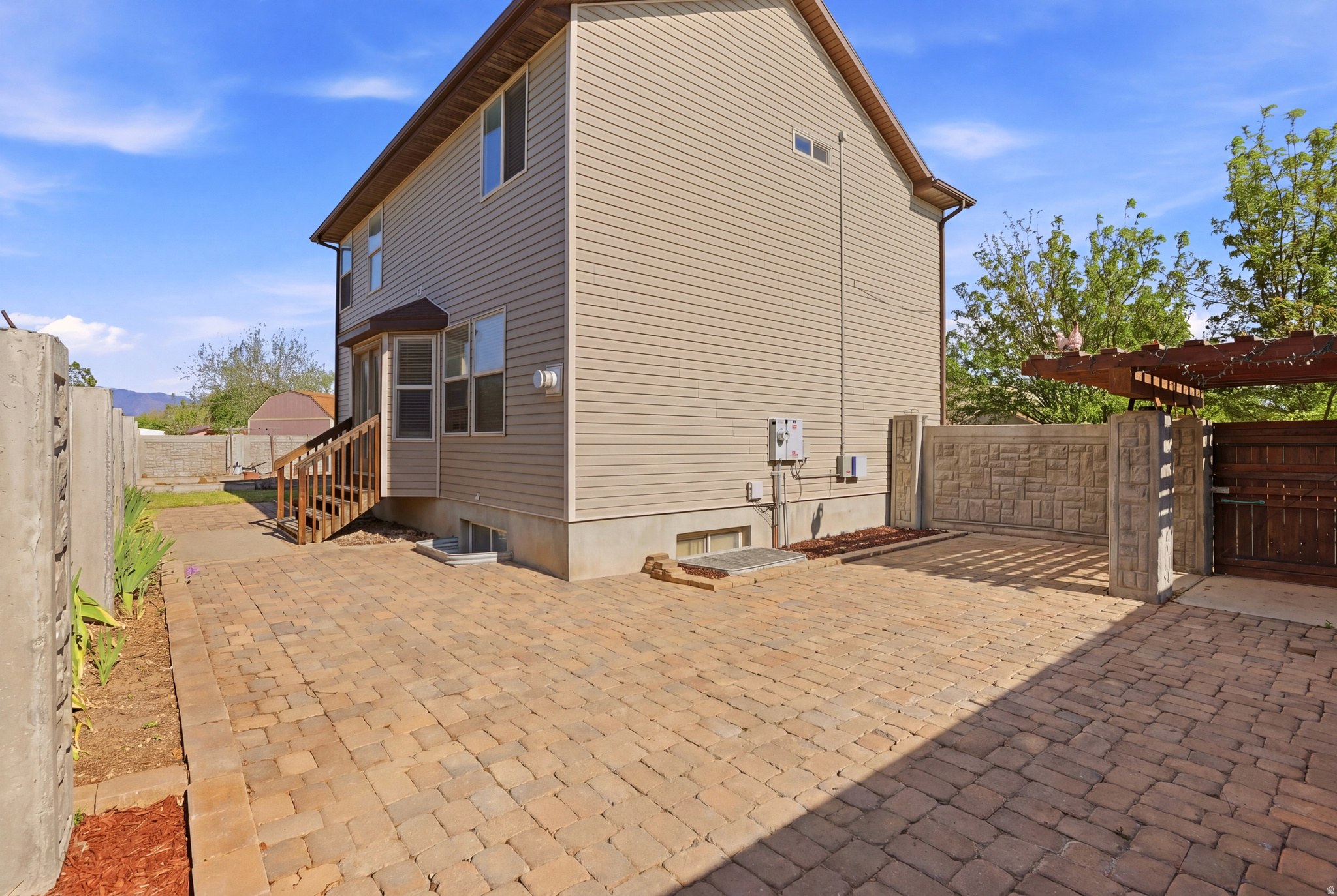 main property photo 29
