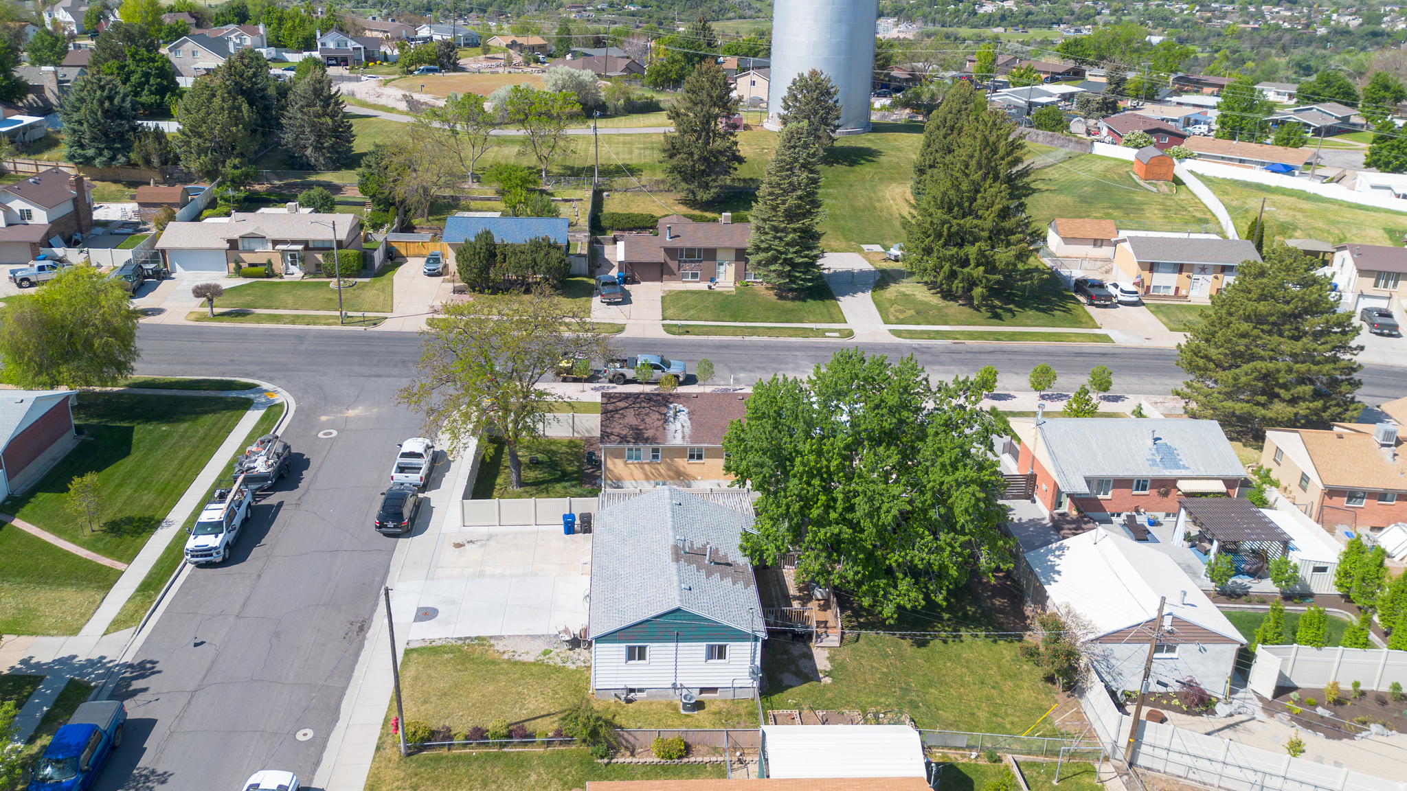 main property photo 32