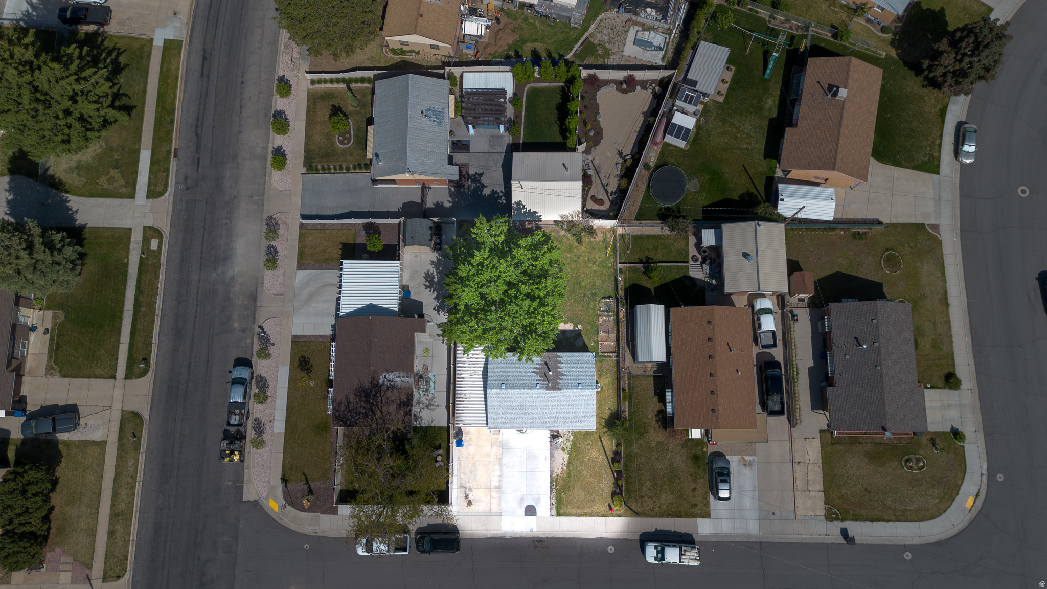 main property photo 34