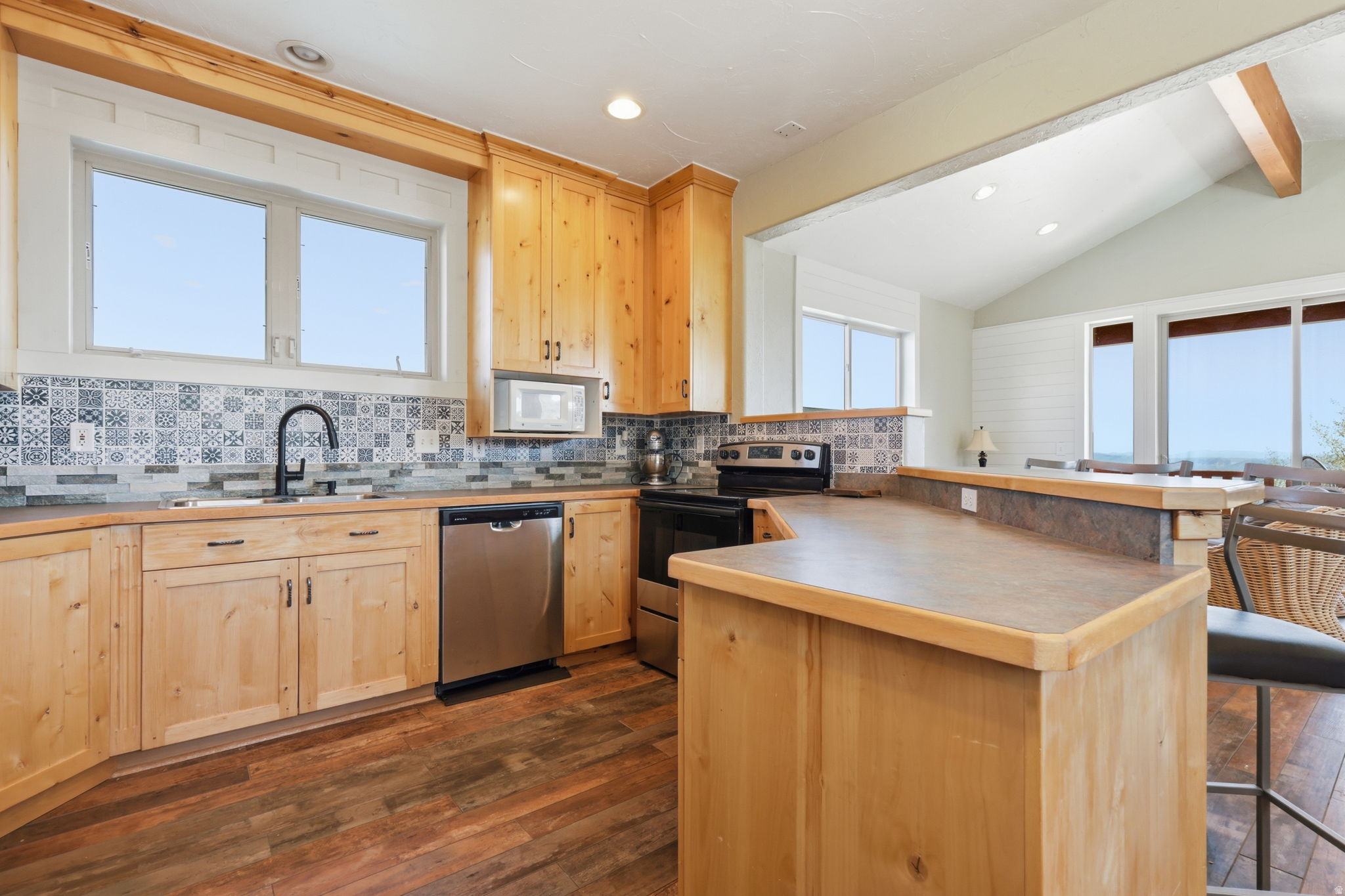main property photo 80