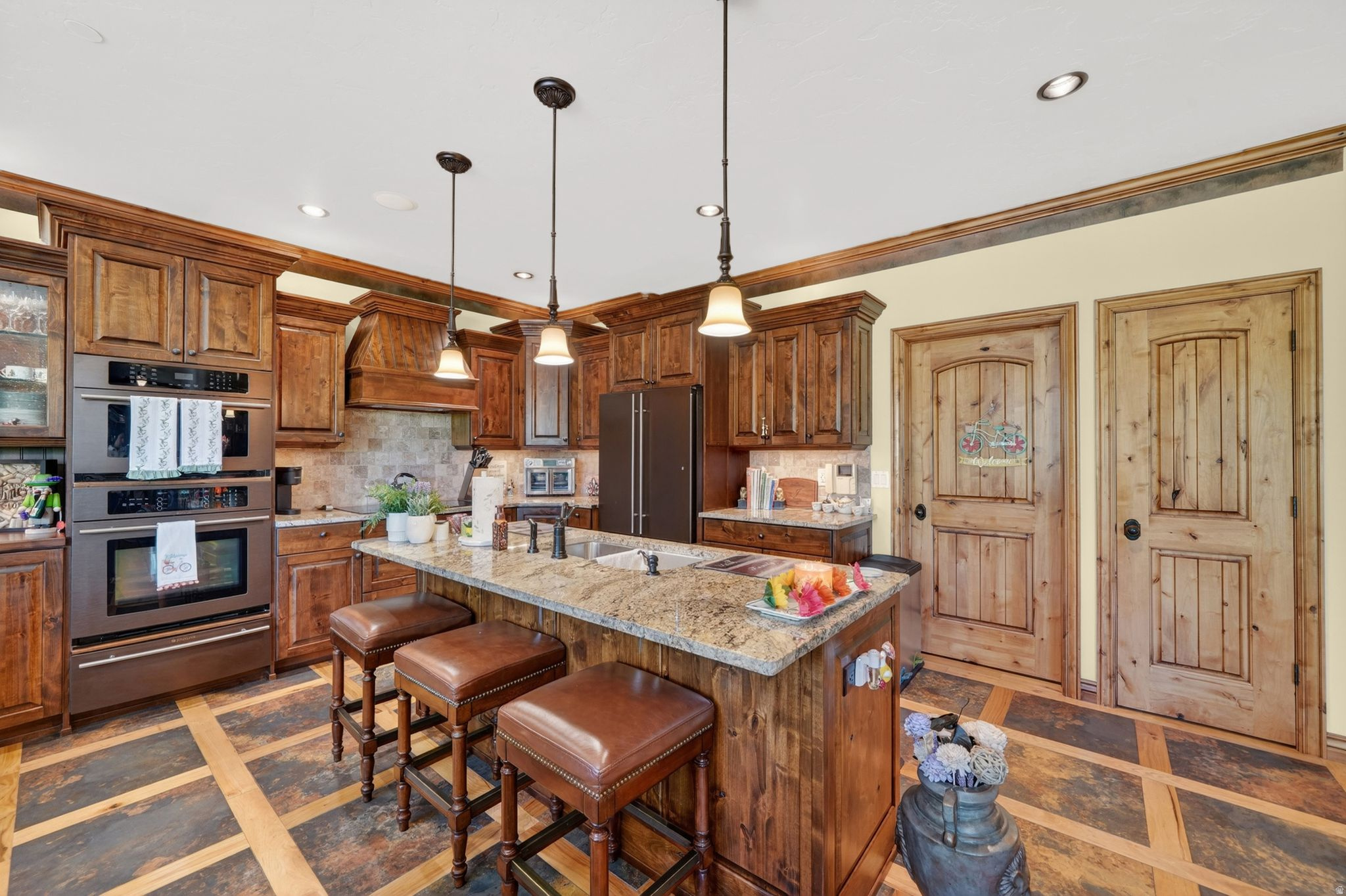 main property photo 11