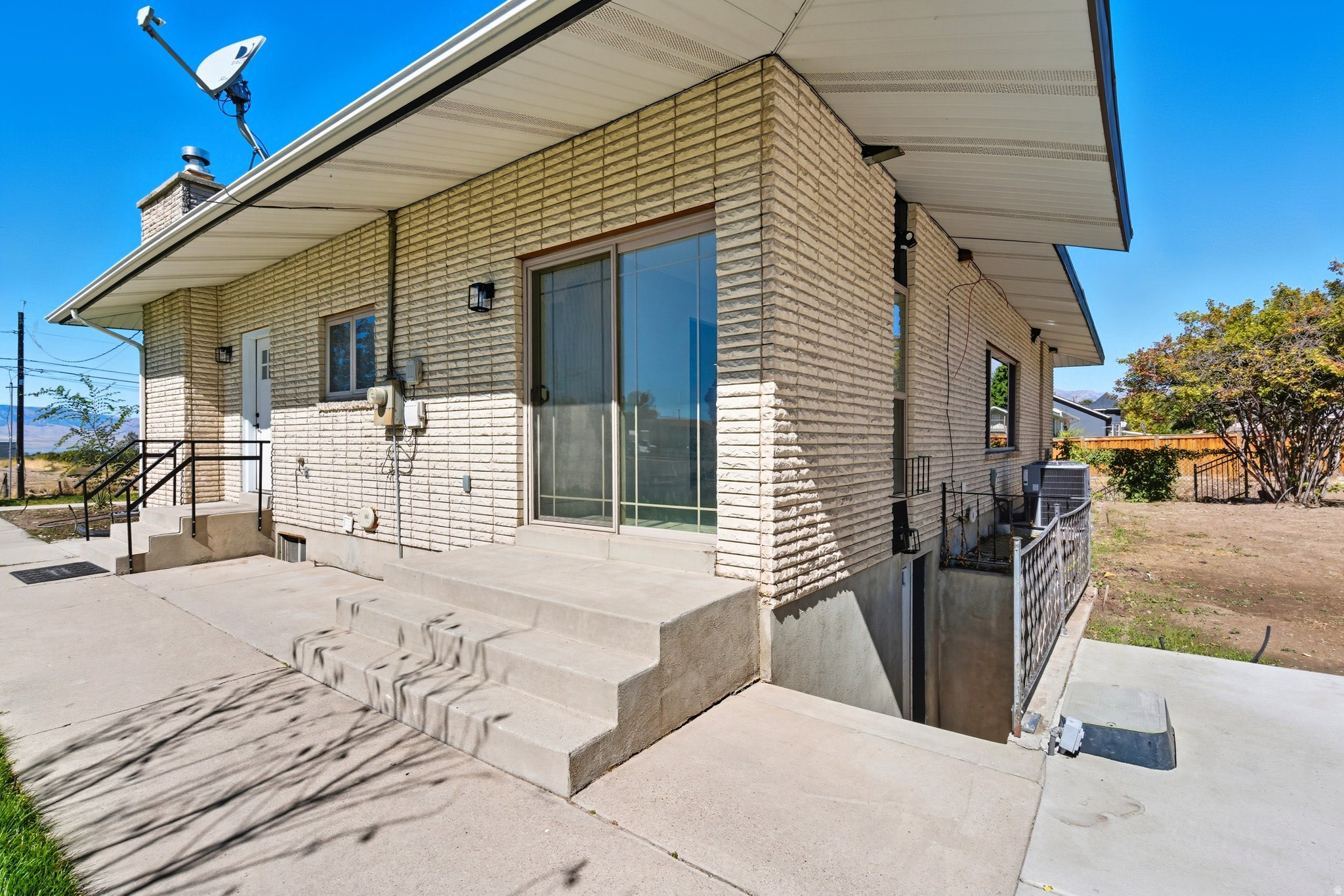 main property photo 41