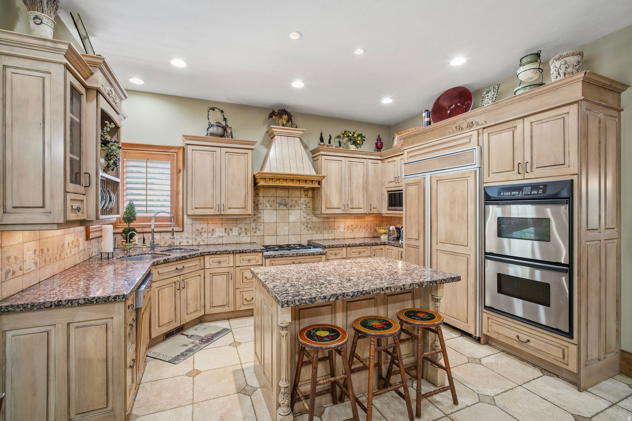 main property photo 13