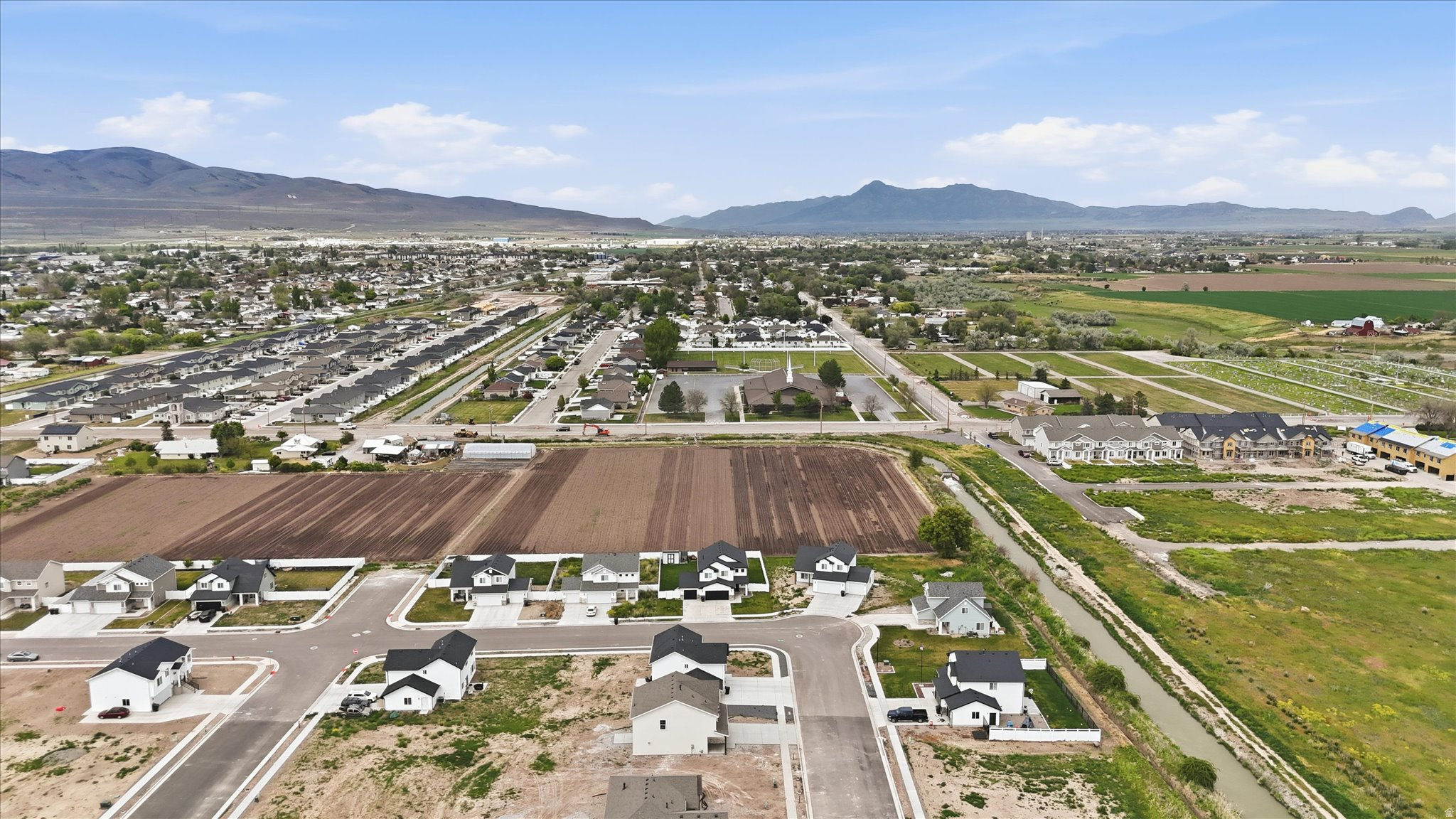 main property photo 41