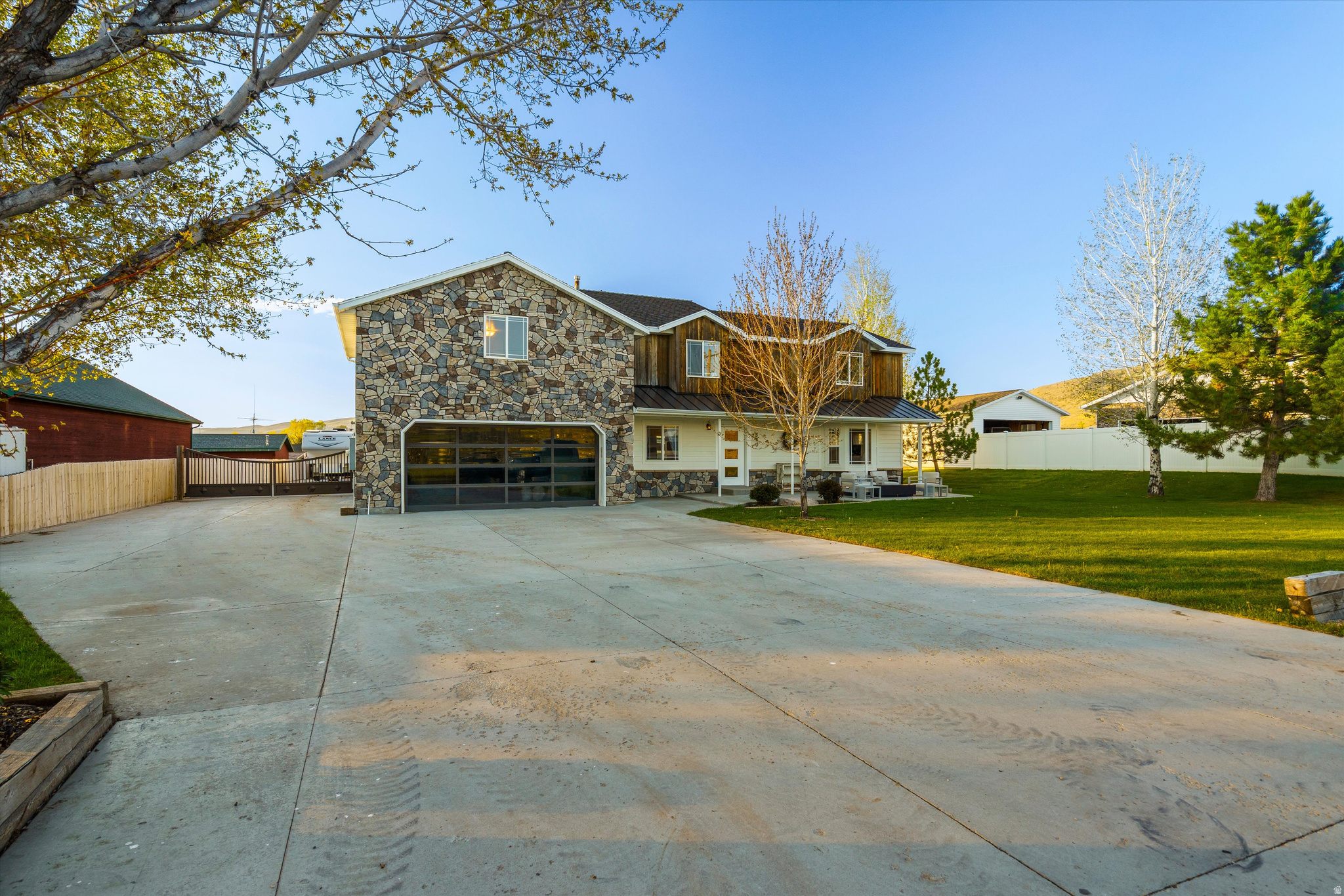 main property photo 9