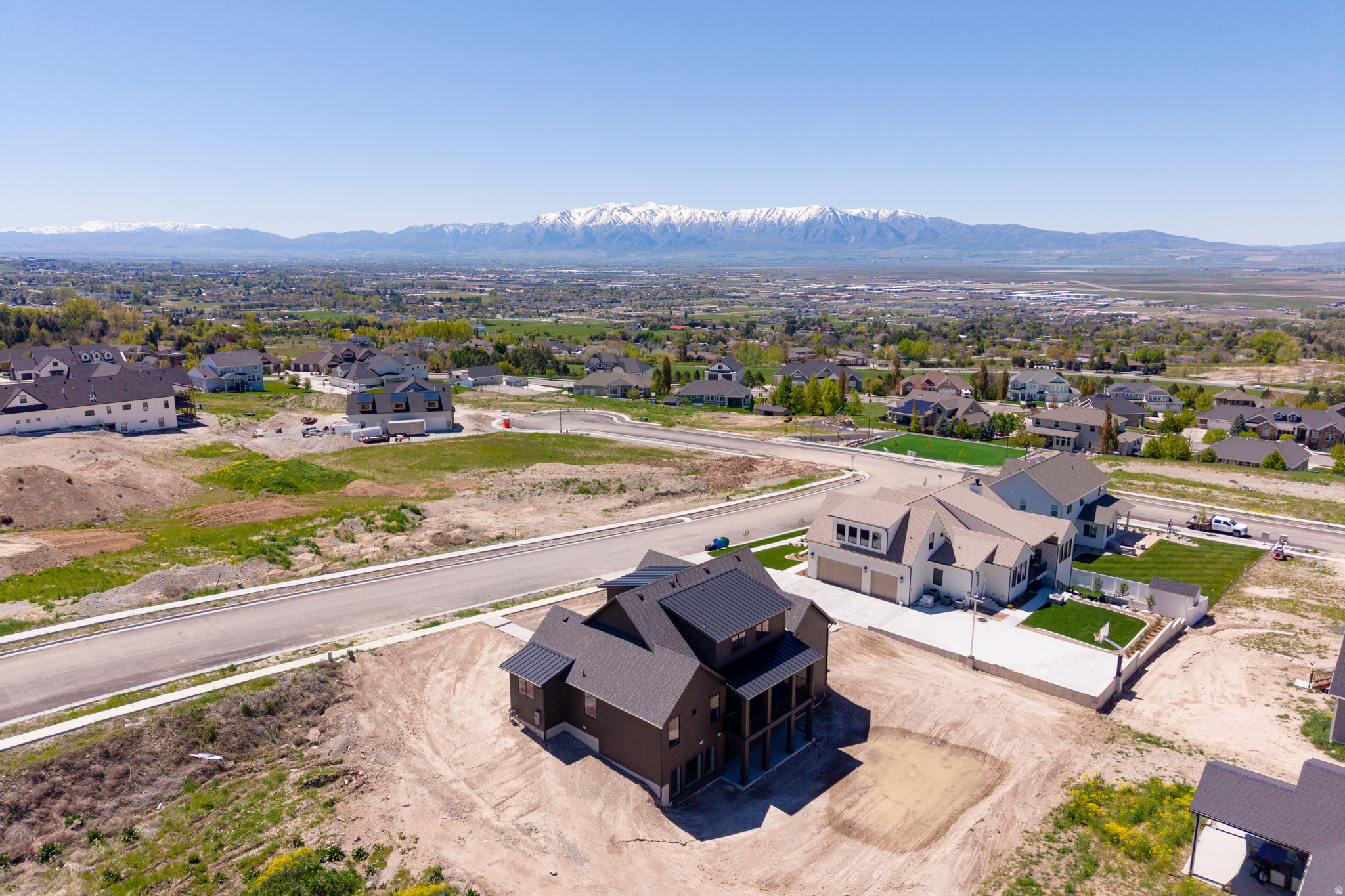 main property photo 45