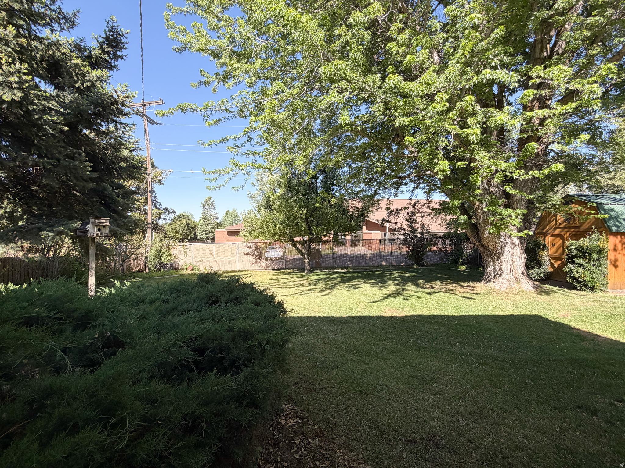 main property photo 25