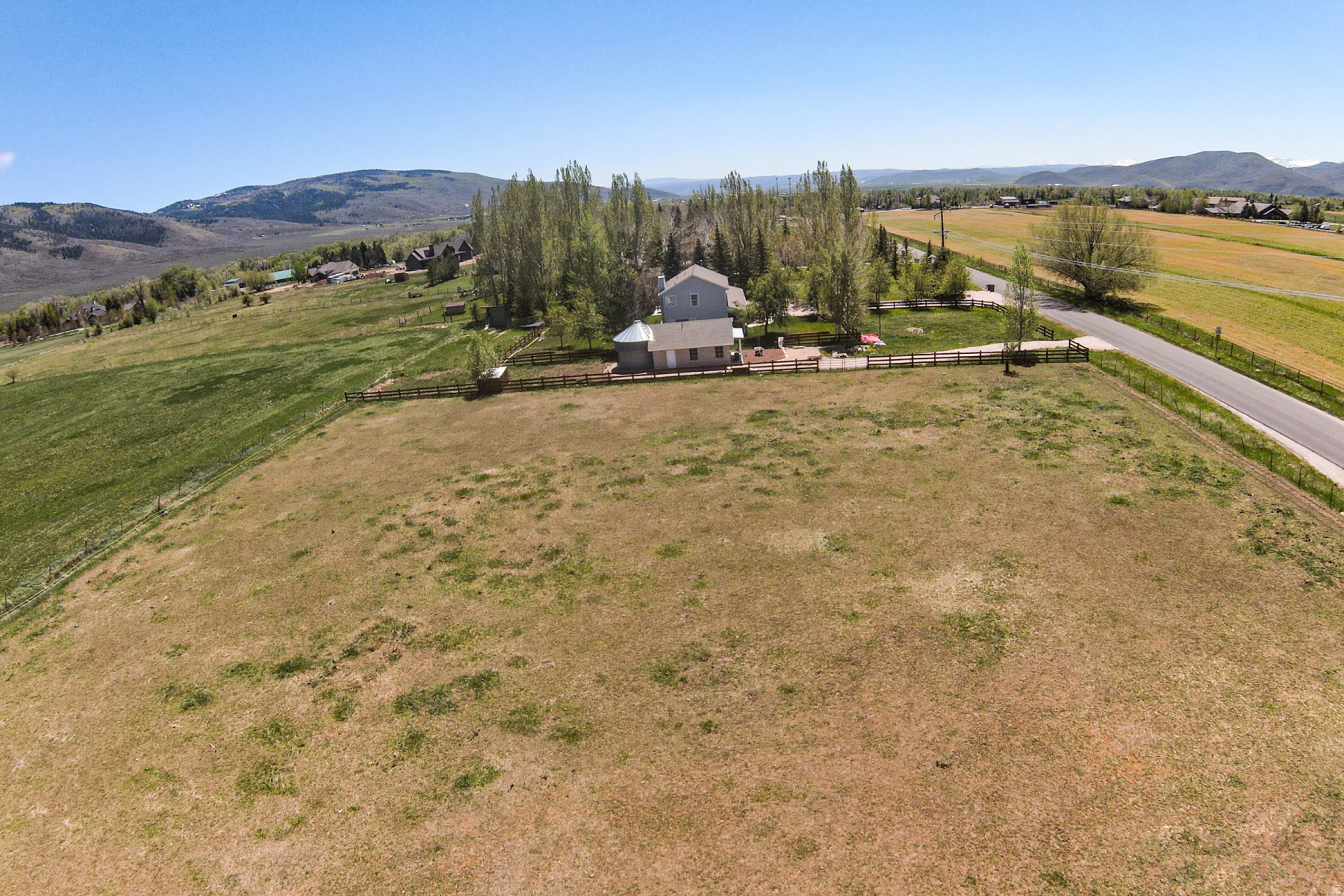main property photo 25