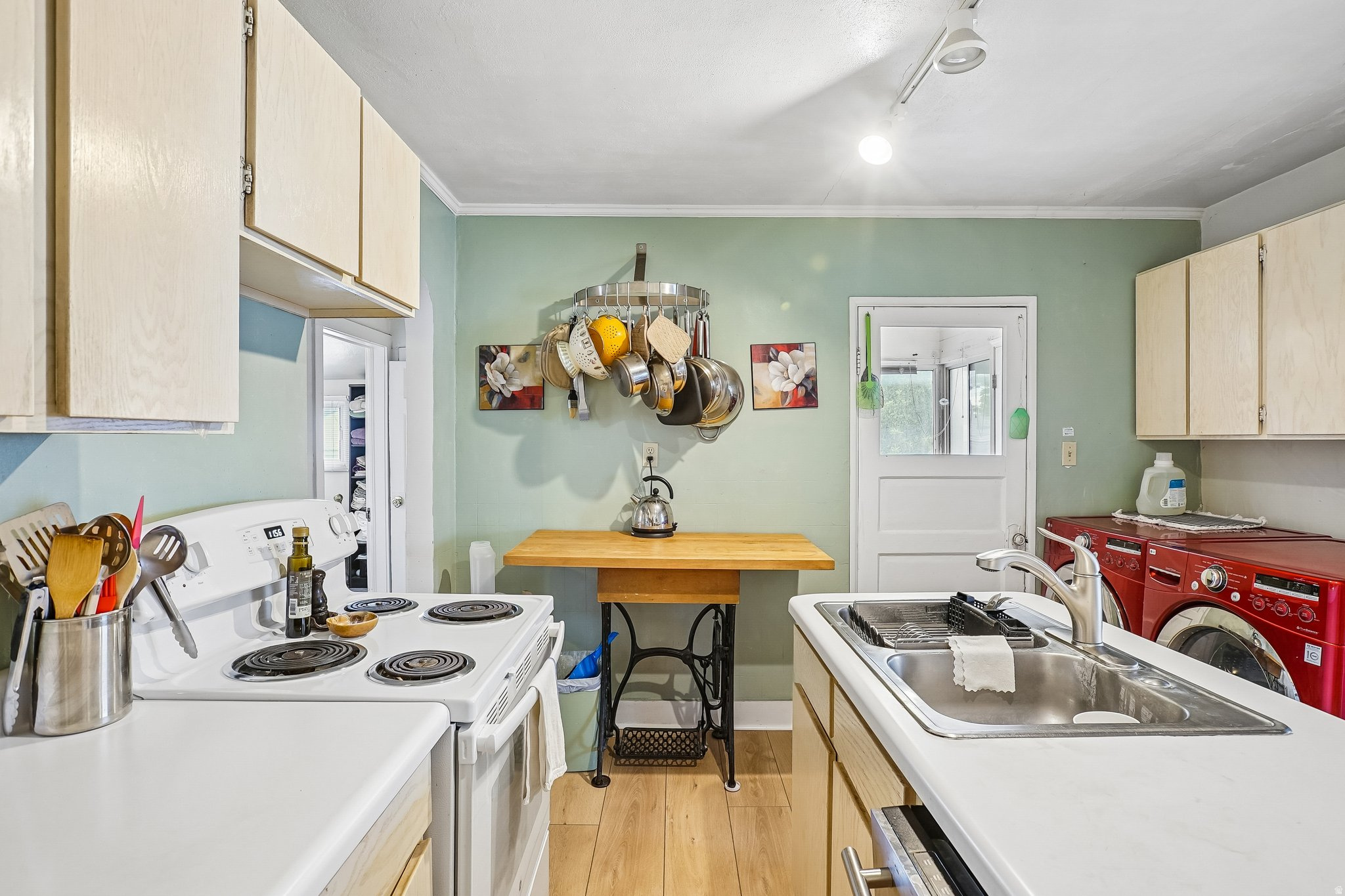 main property photo 17
