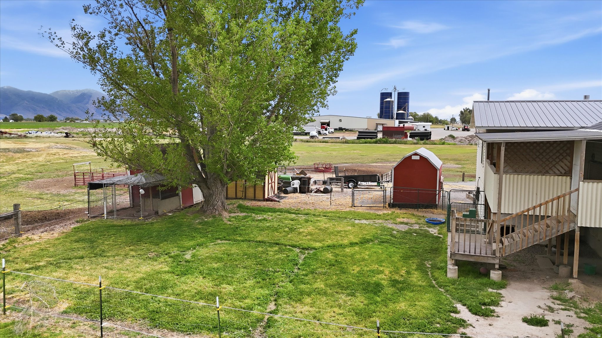 main property photo 50