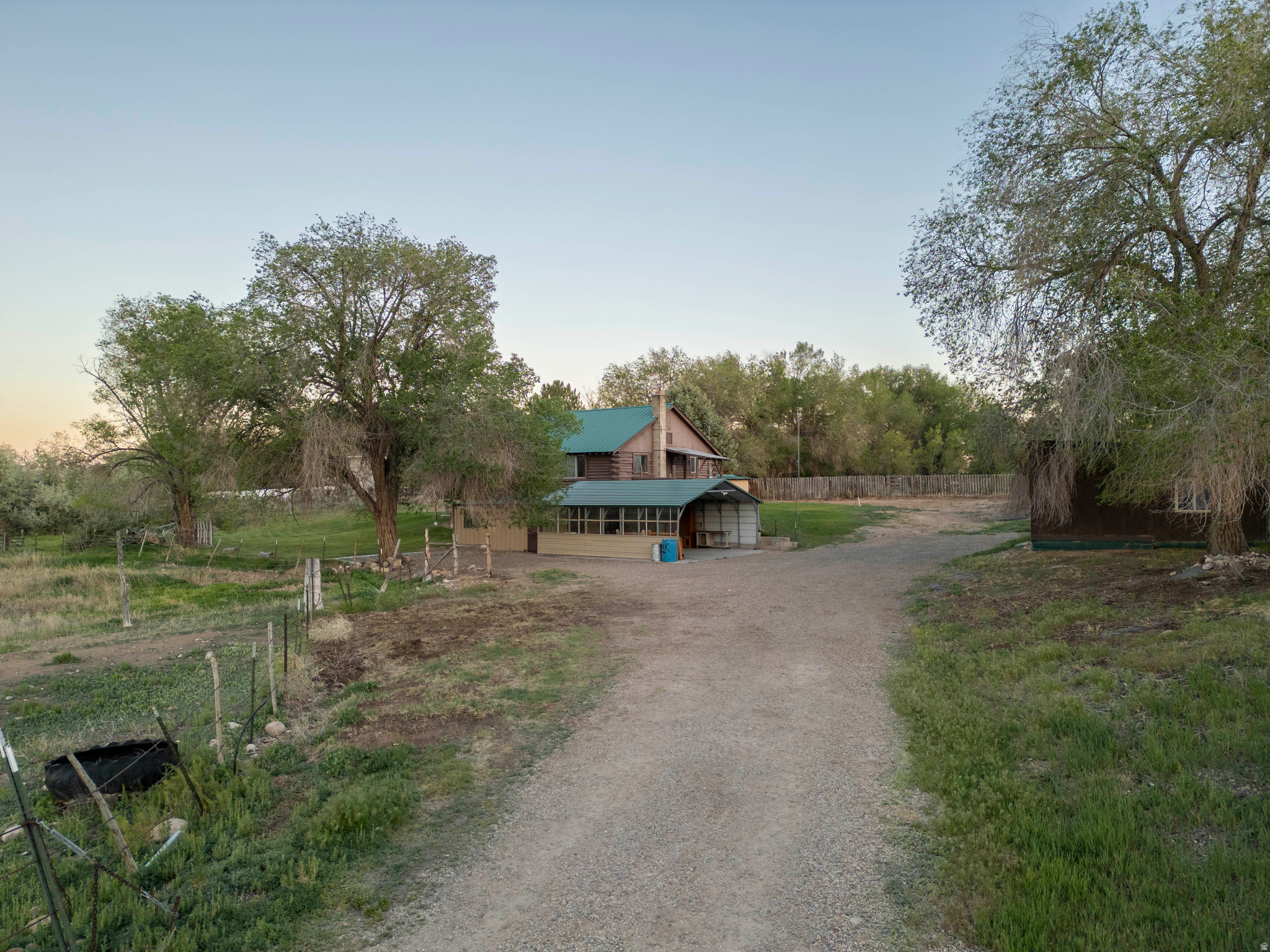 main property photo 11