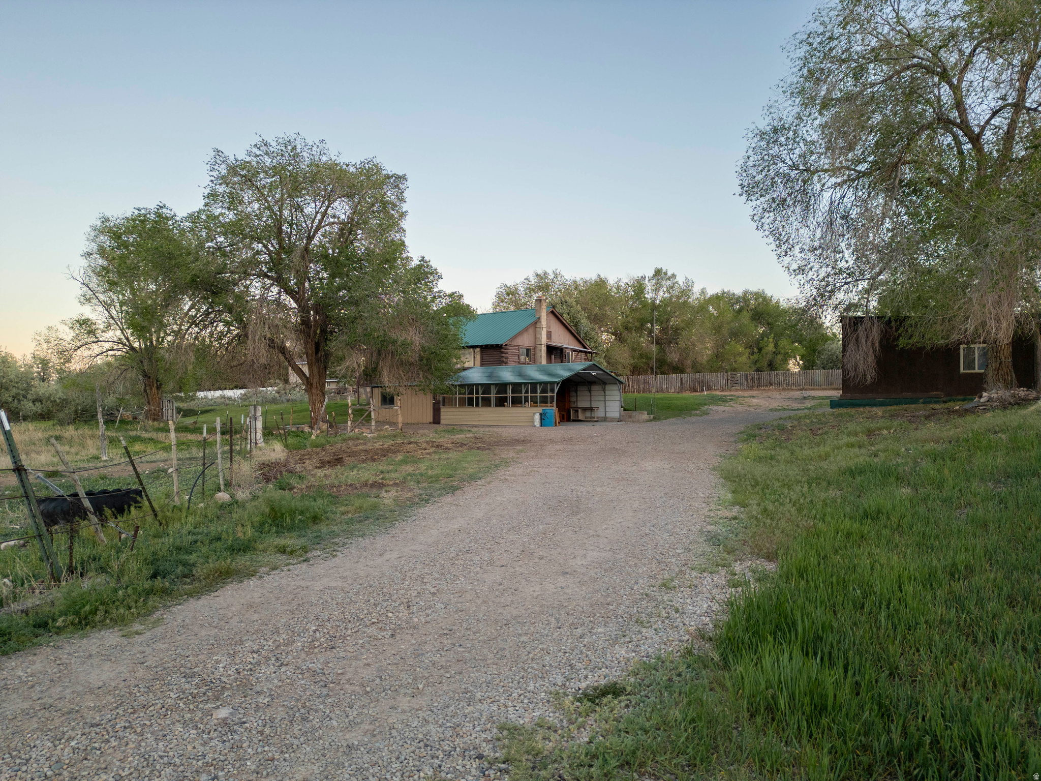main property photo 8
