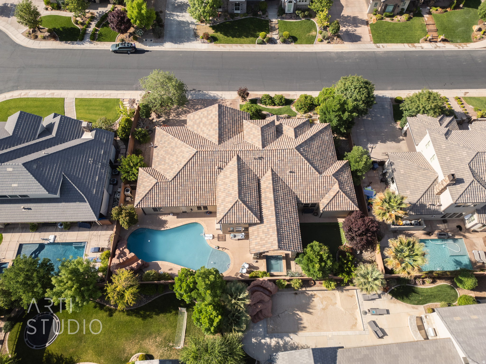 main property photo 15