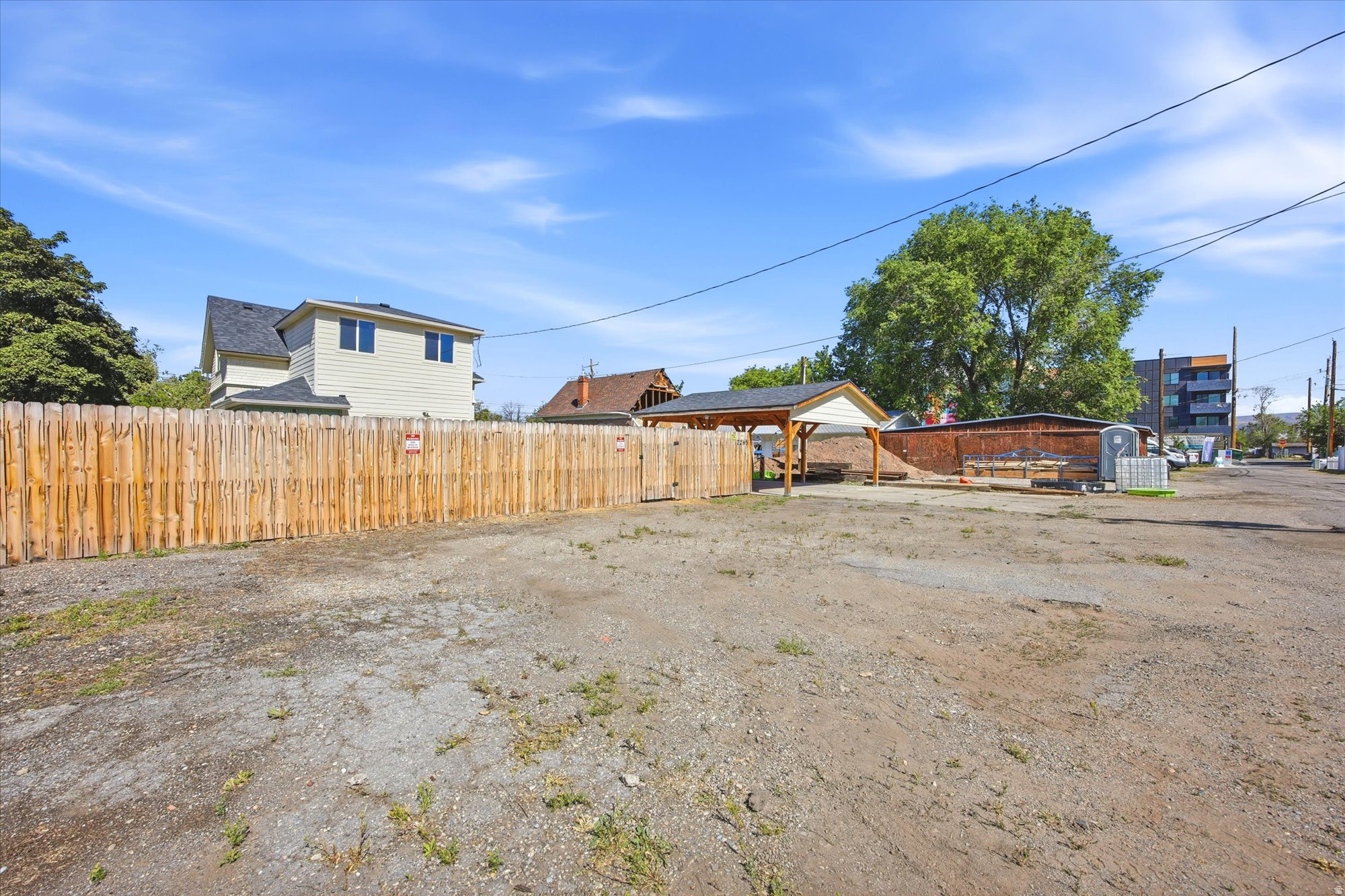 main property photo 30