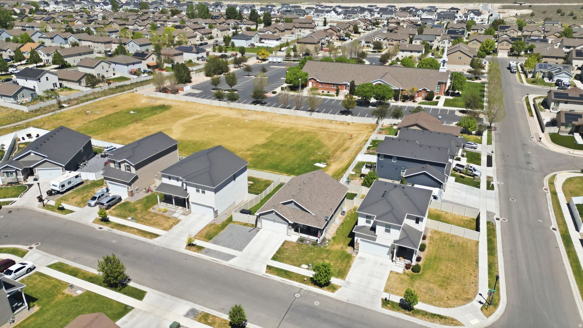 main property photo 38