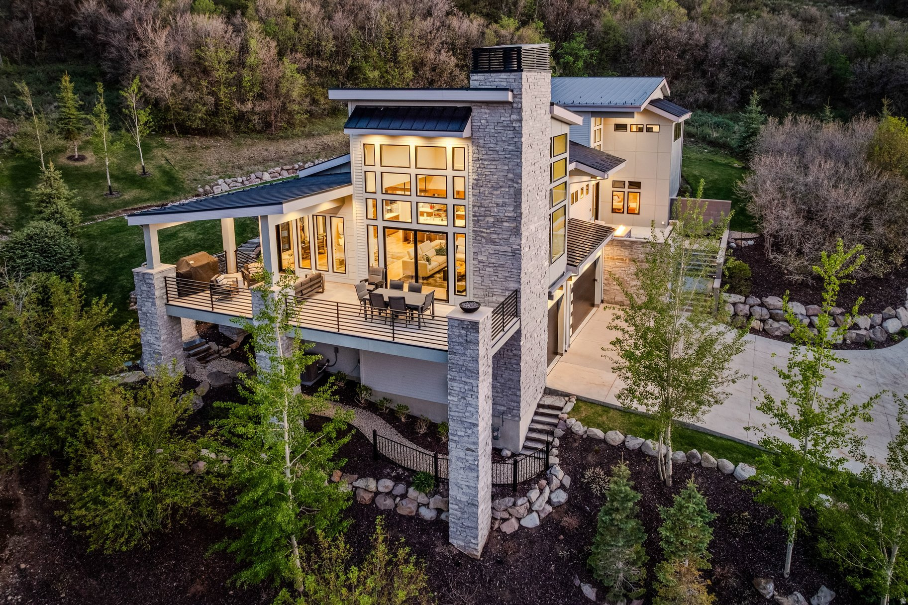 main property photo 50