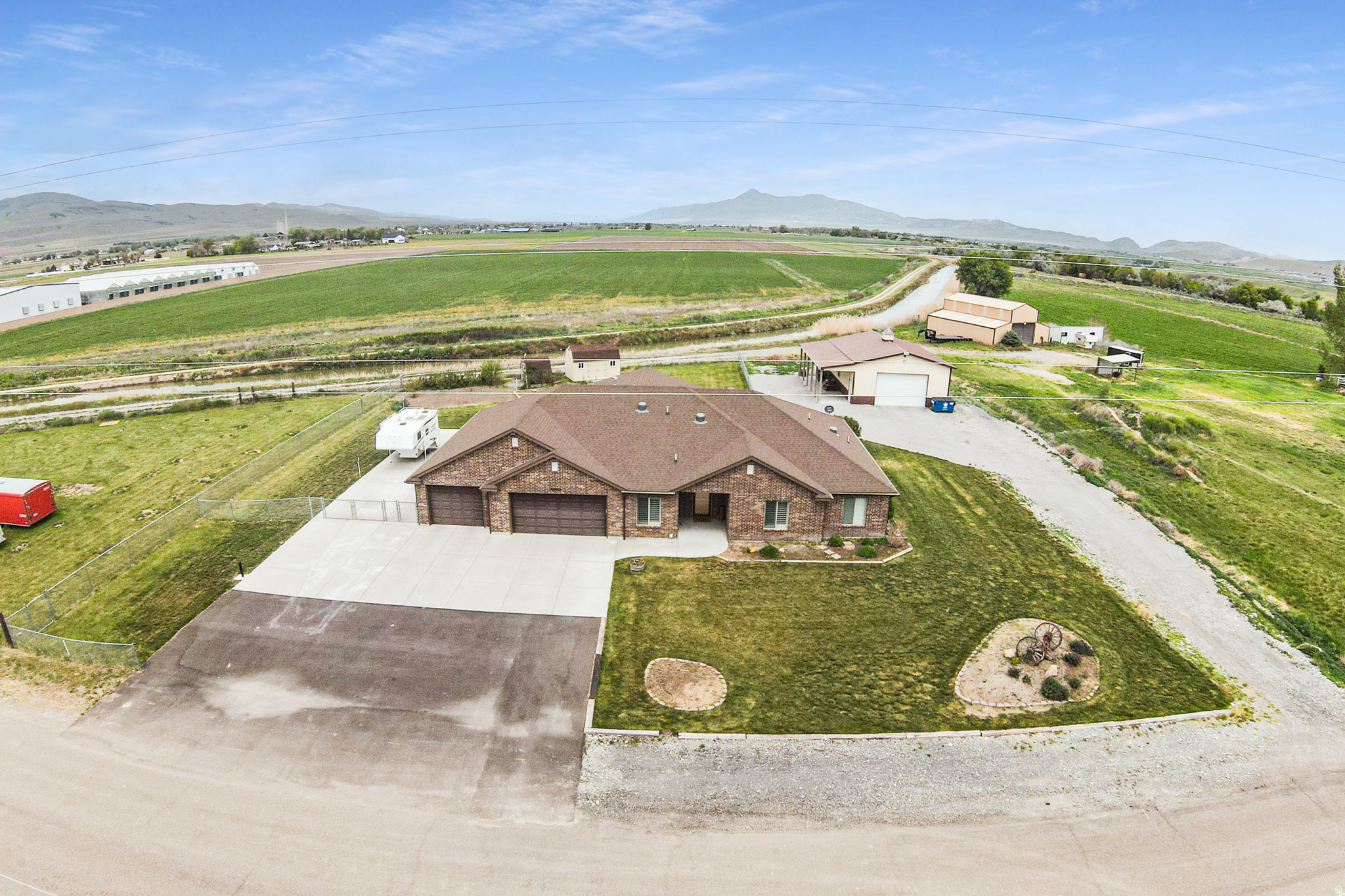 main property photo 41
