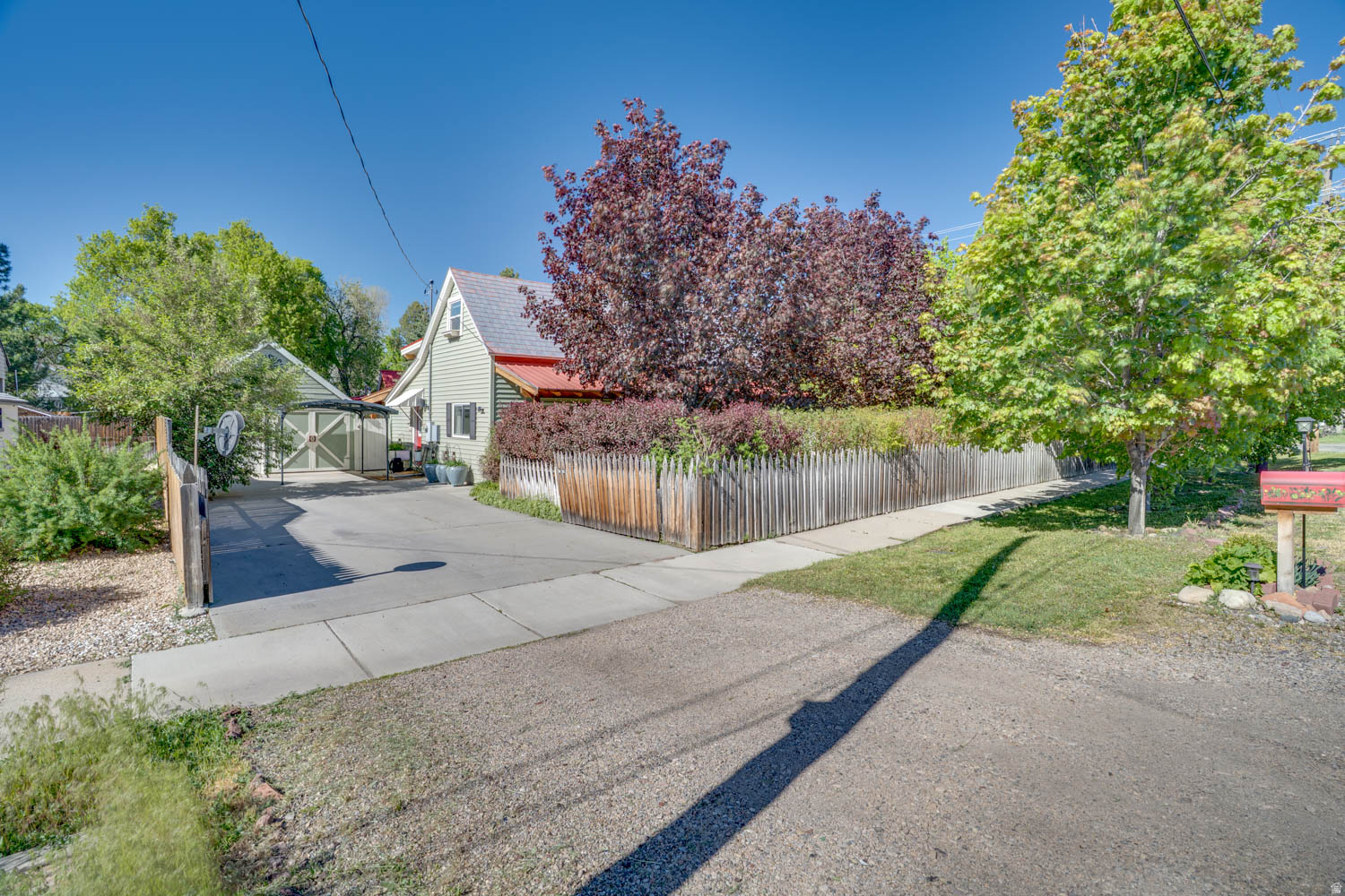 main property photo 5