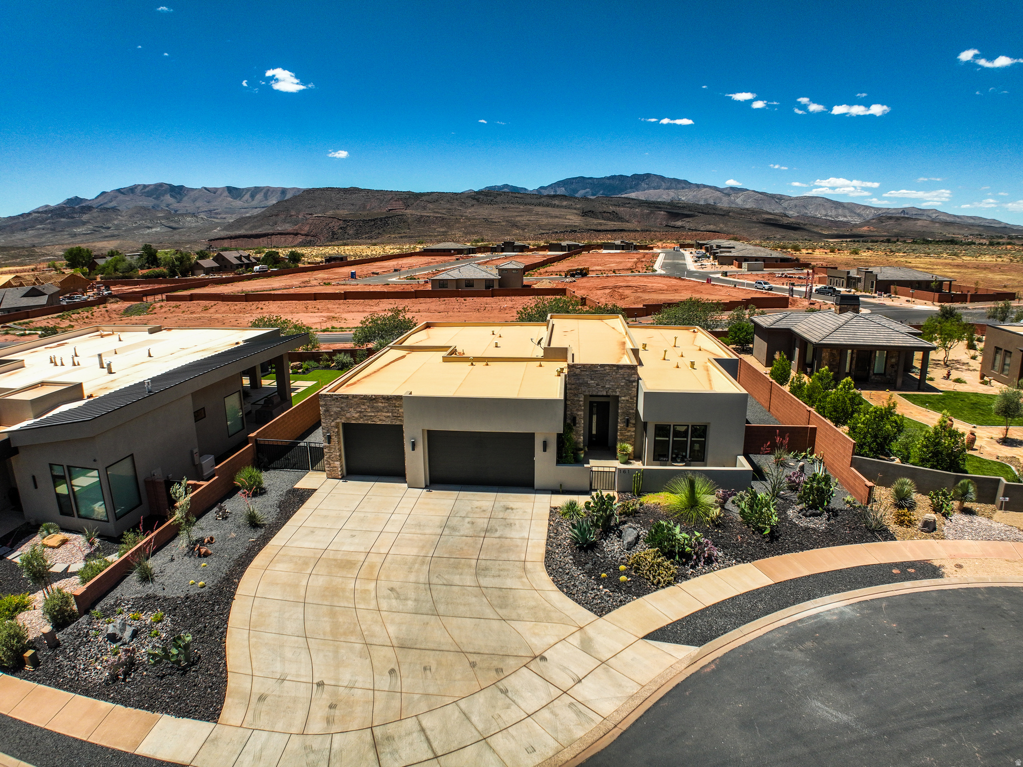 main property photo 45