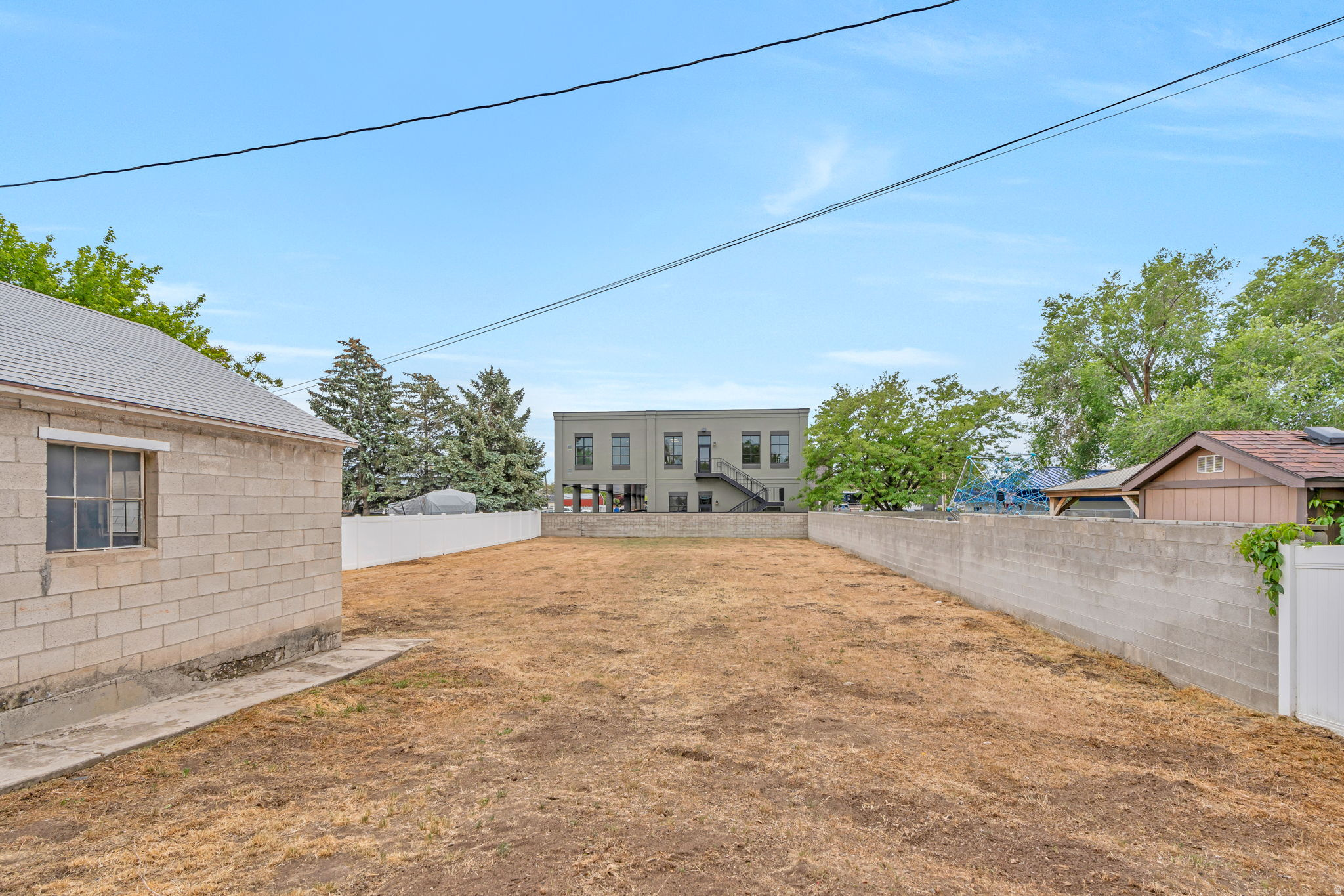 main property photo 22