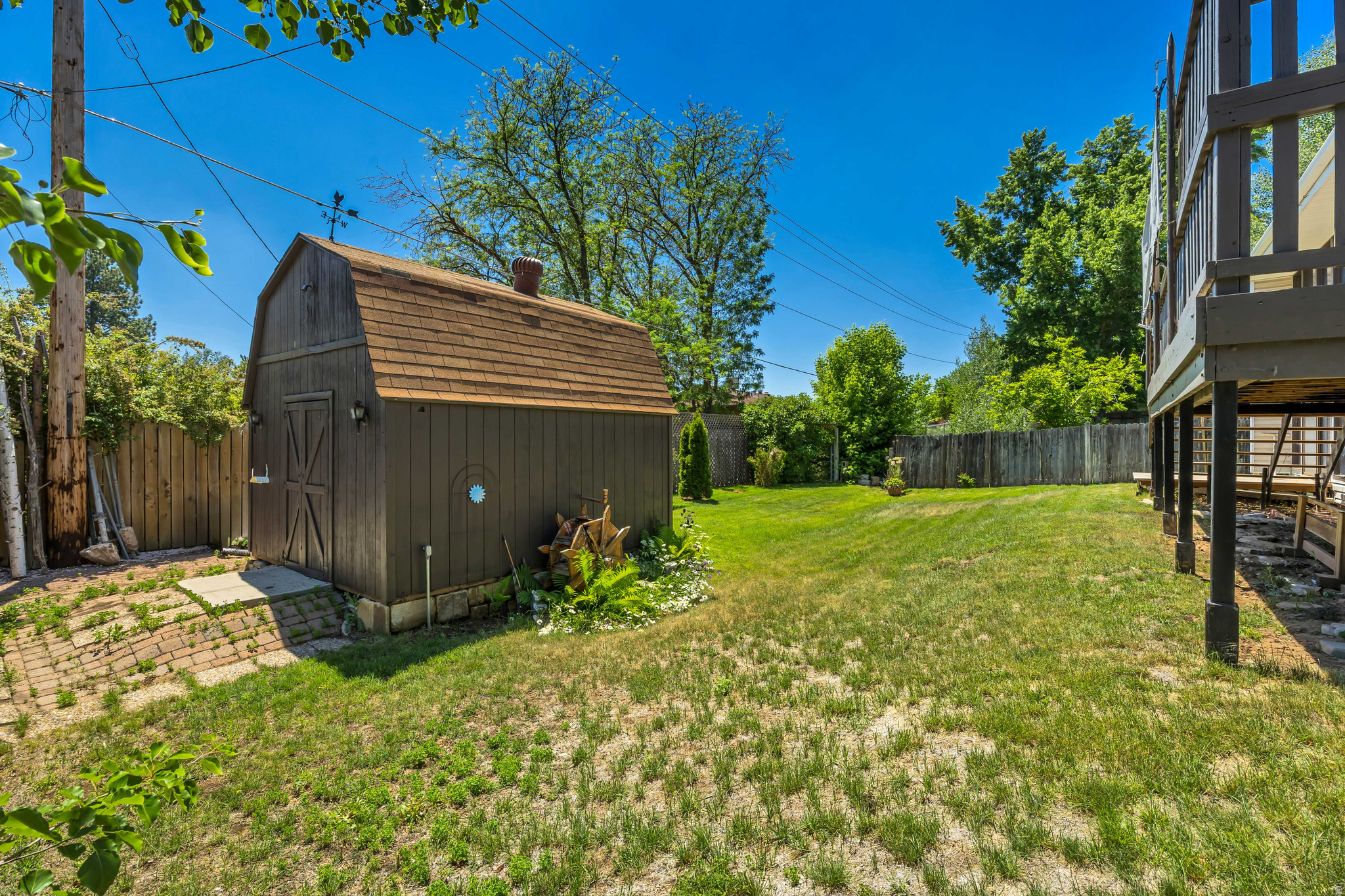 main property photo 32