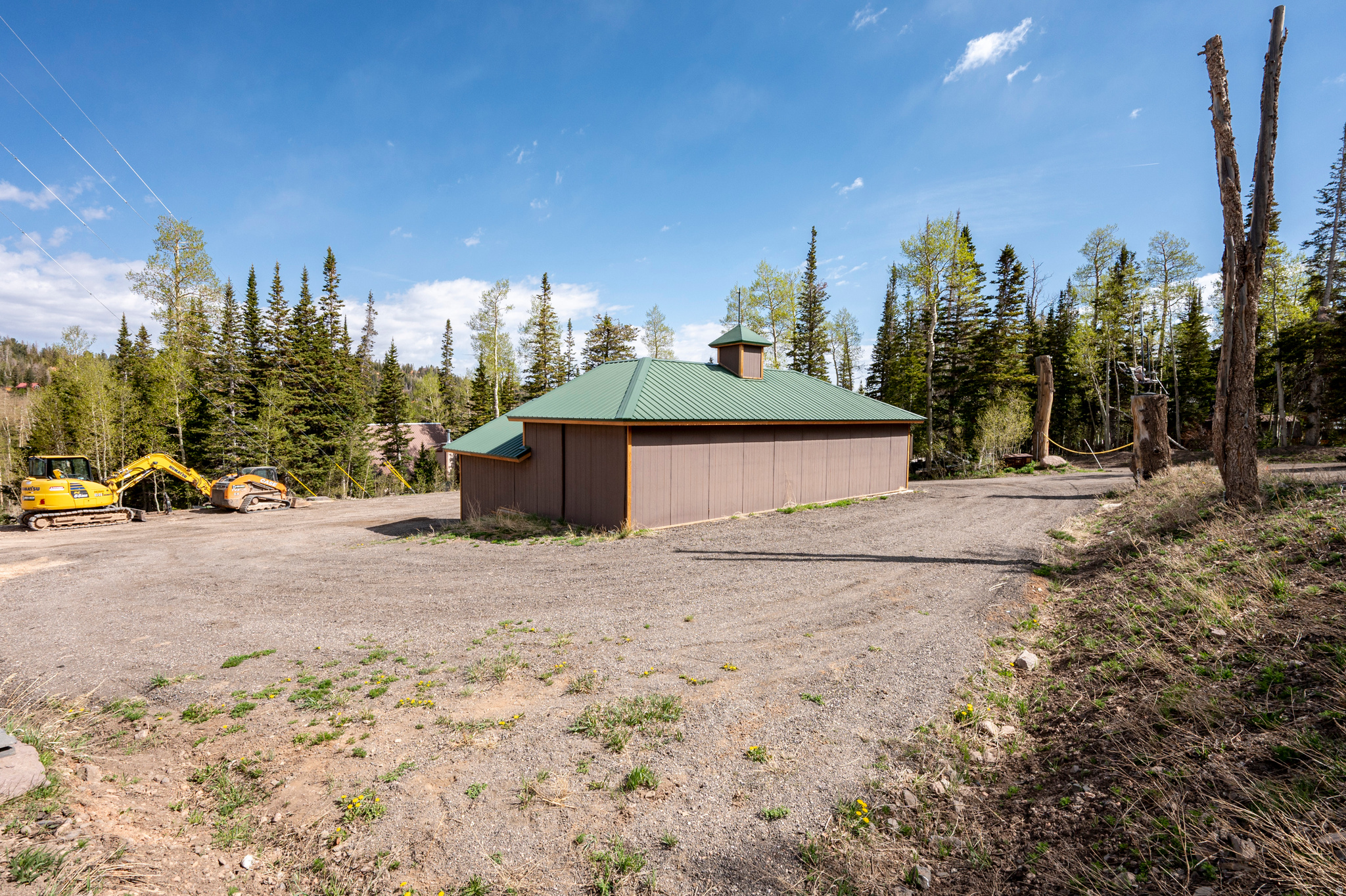 main property photo 11