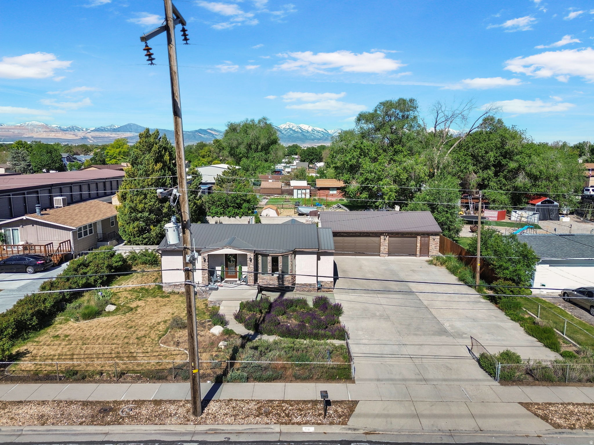 main property photo 32