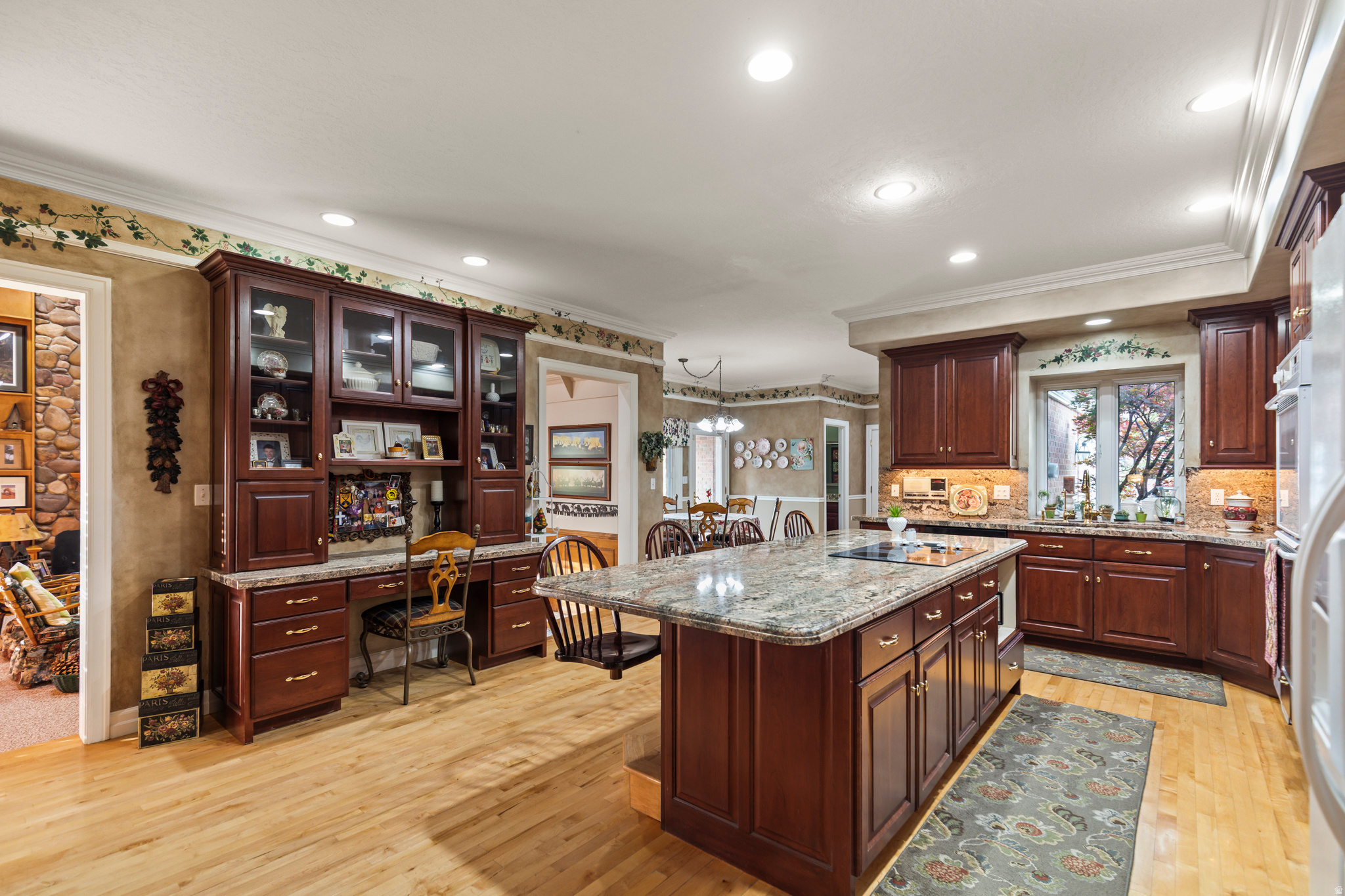 main property photo 27