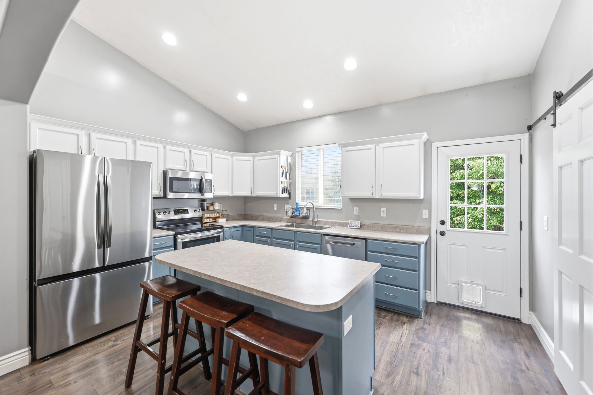 main property photo 2