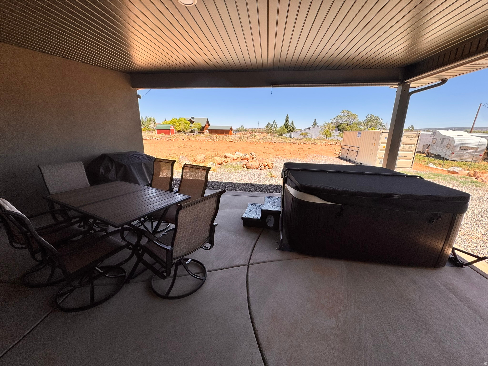main property photo 28