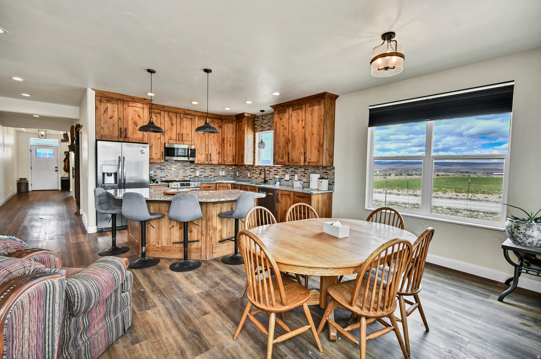 main property photo 22