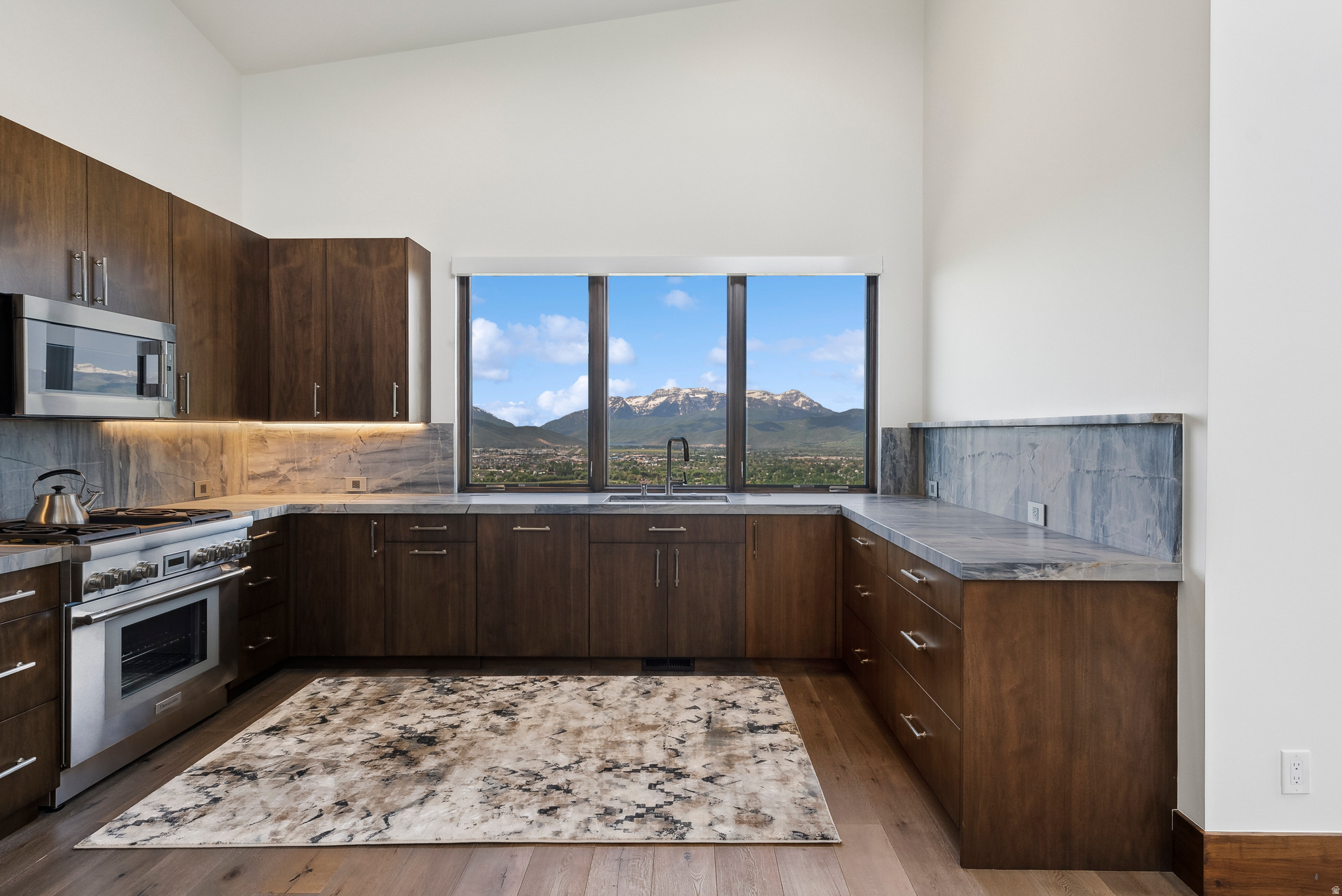 main property photo 89
