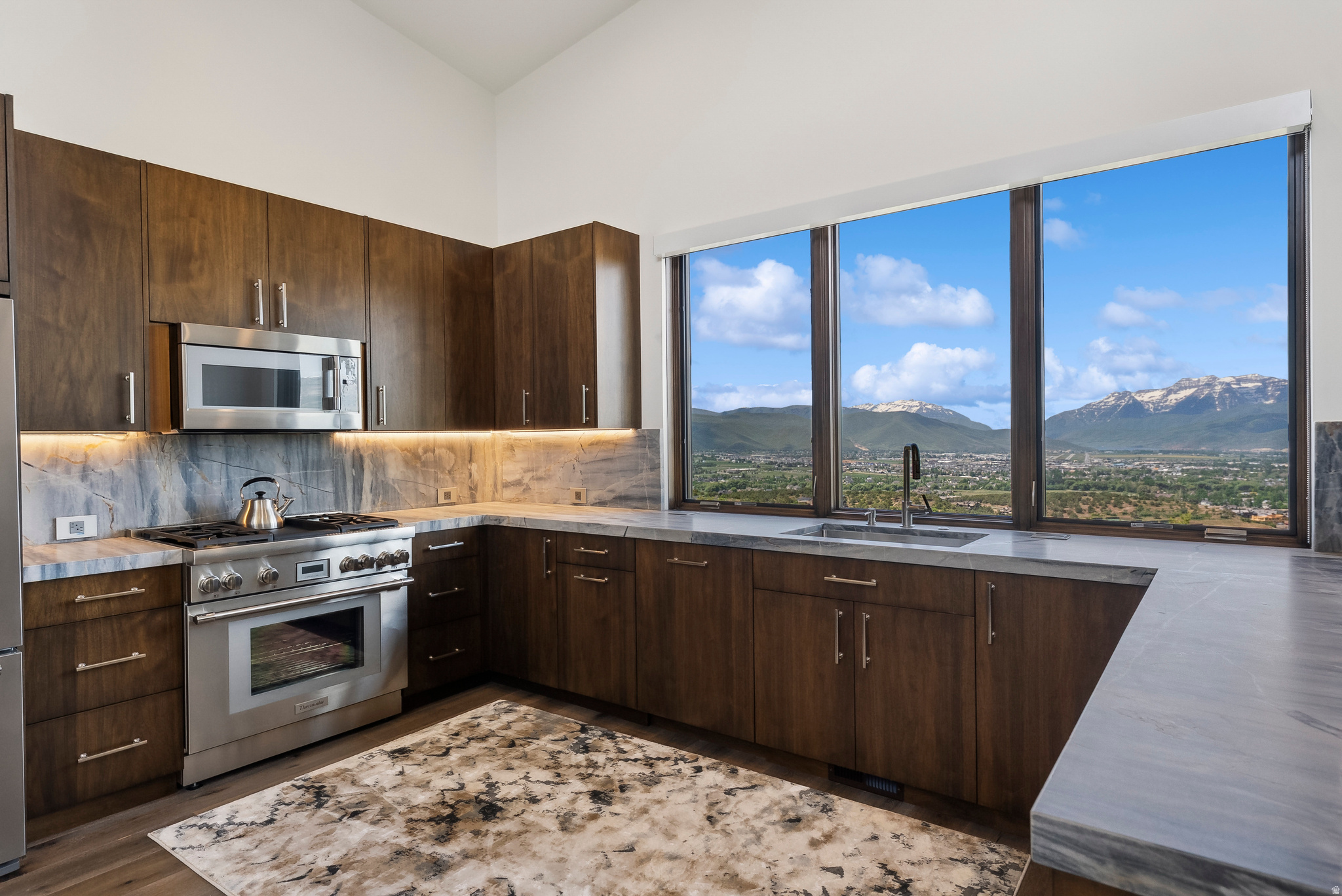 main property photo 91
