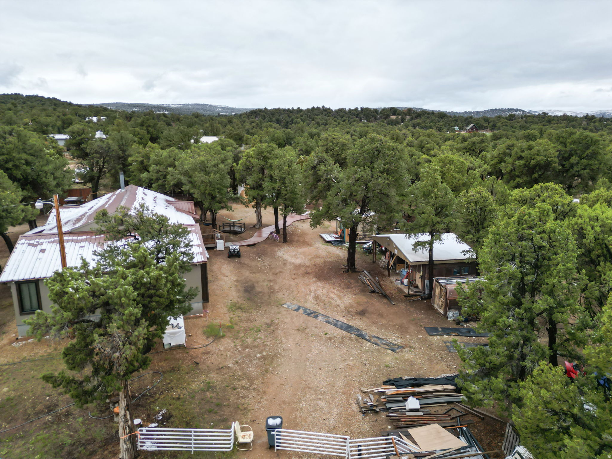 main property photo 40