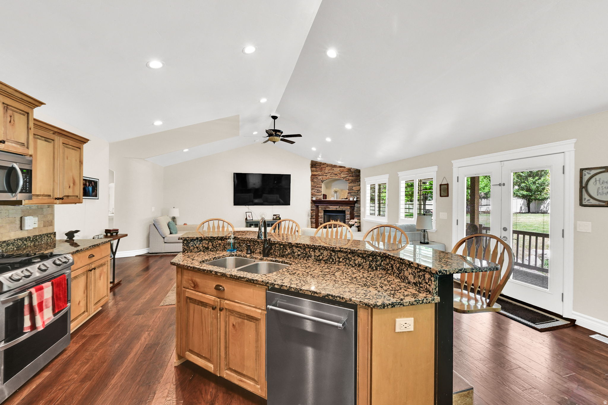 main property photo 14