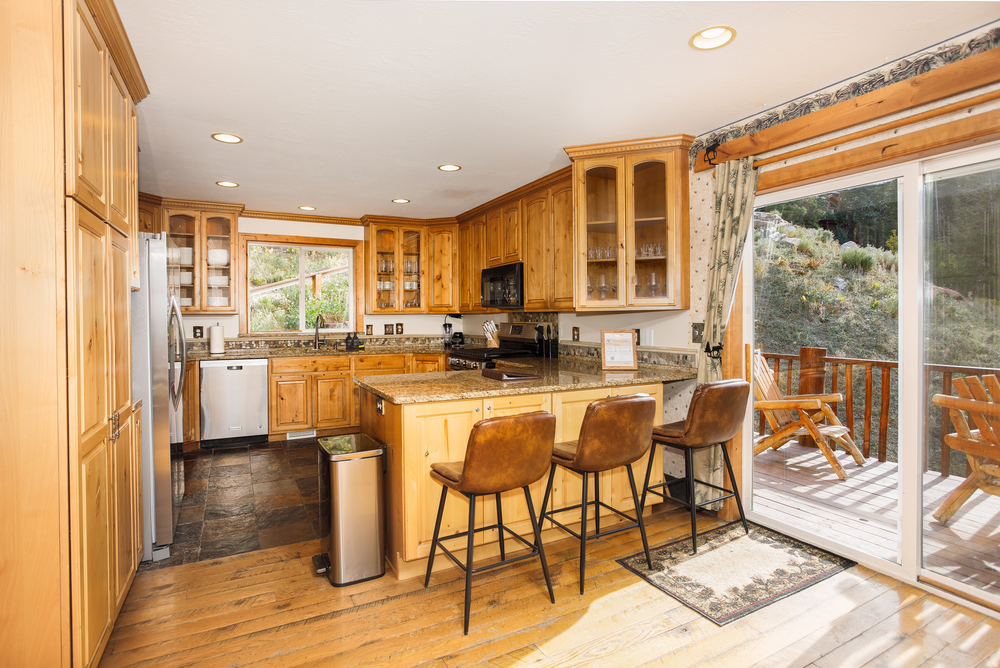 main property photo 9