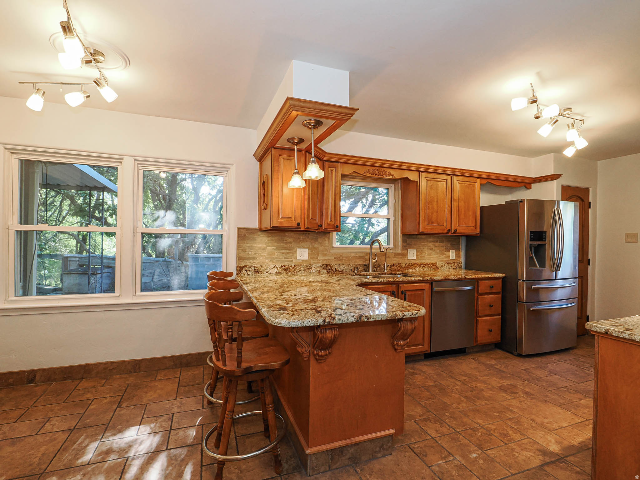 main property photo 2