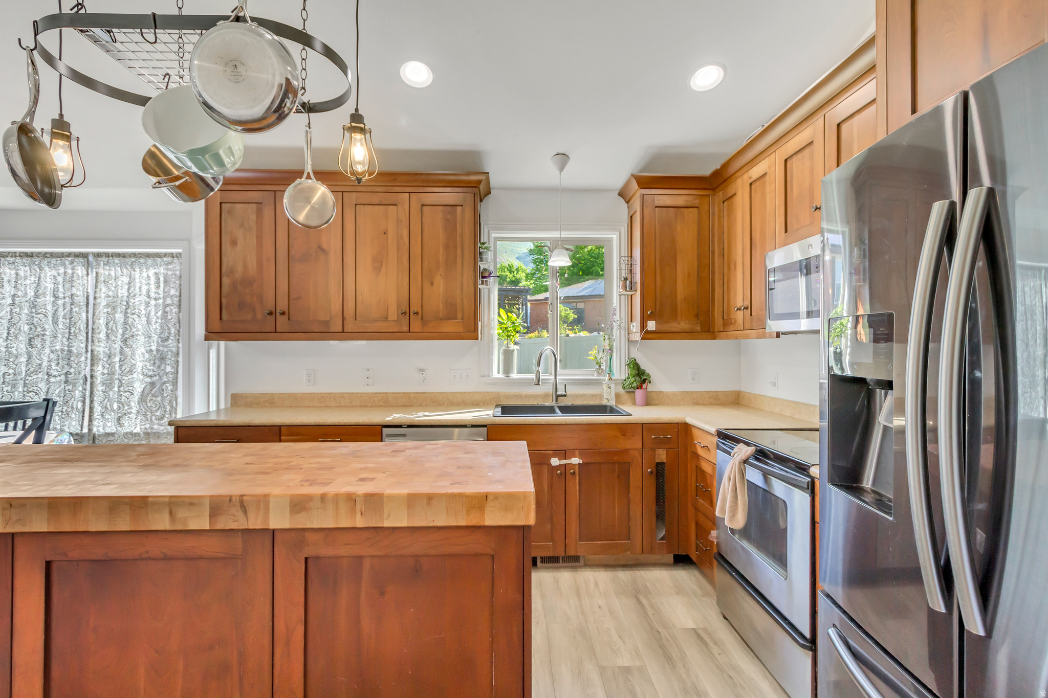 main property photo 12