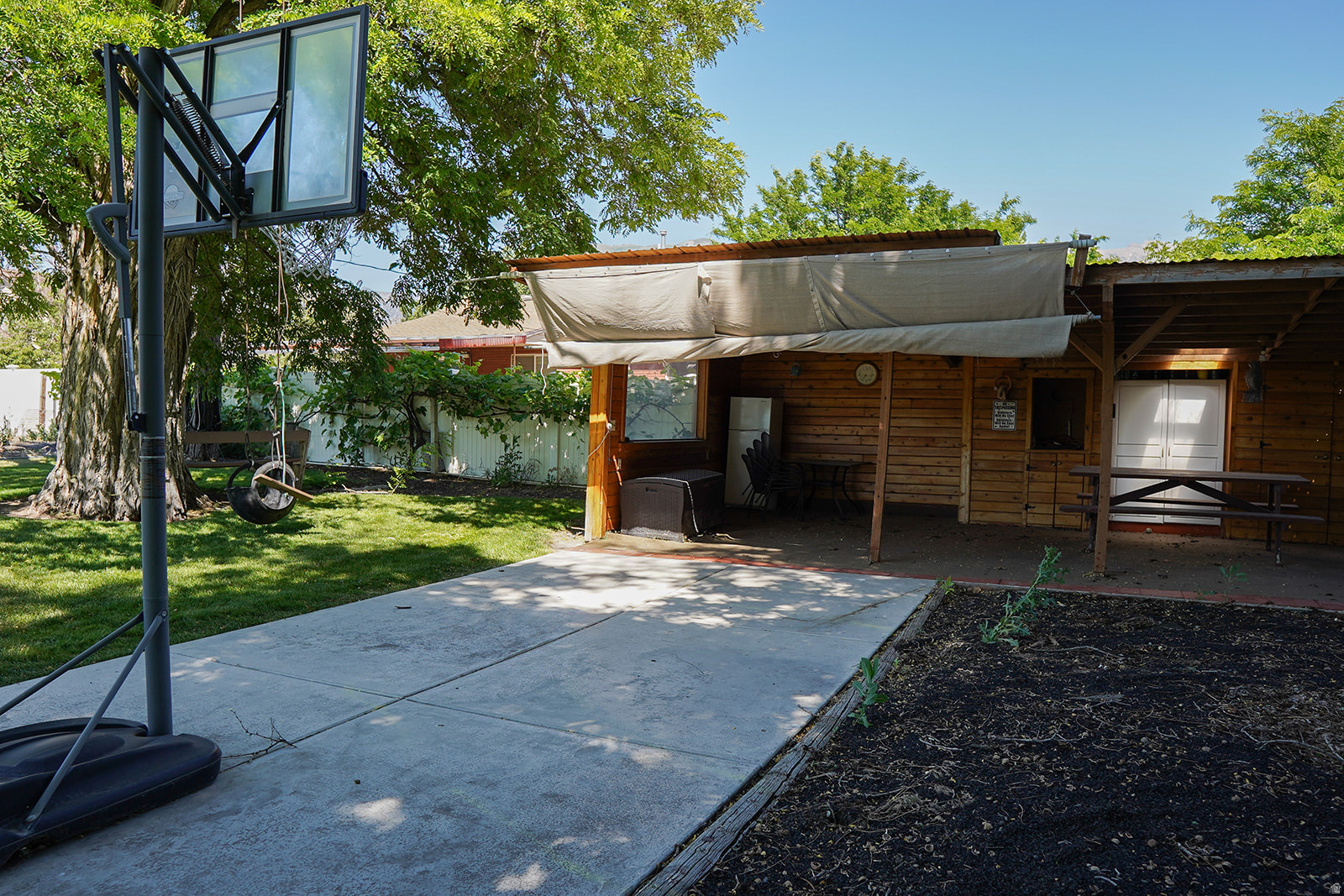 main property photo 45