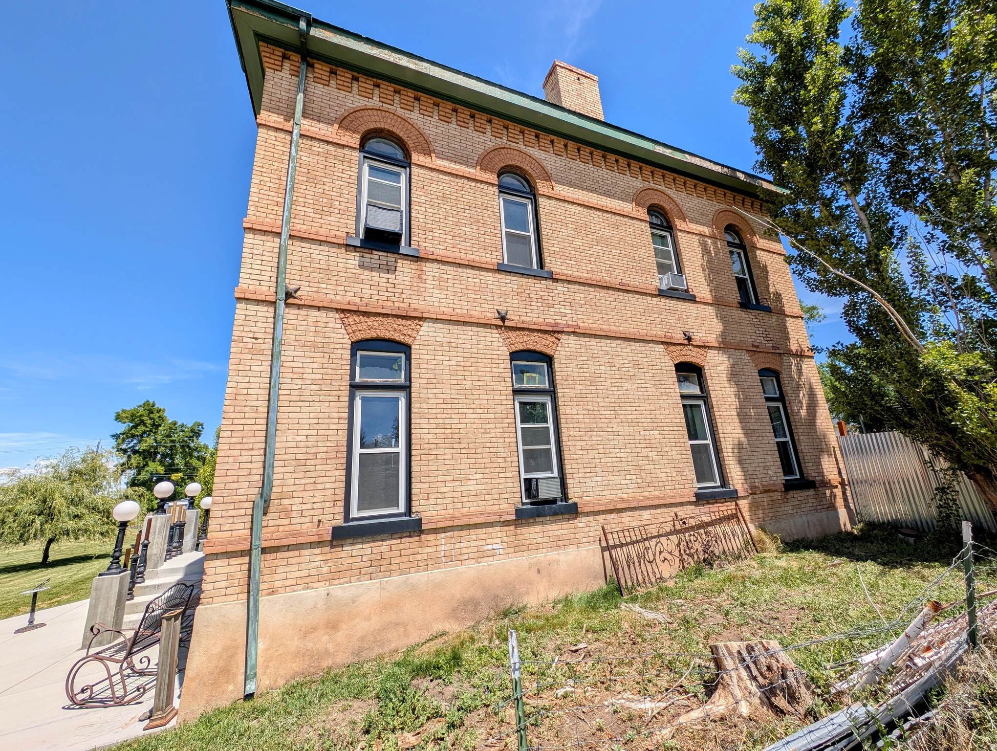main property photo 7