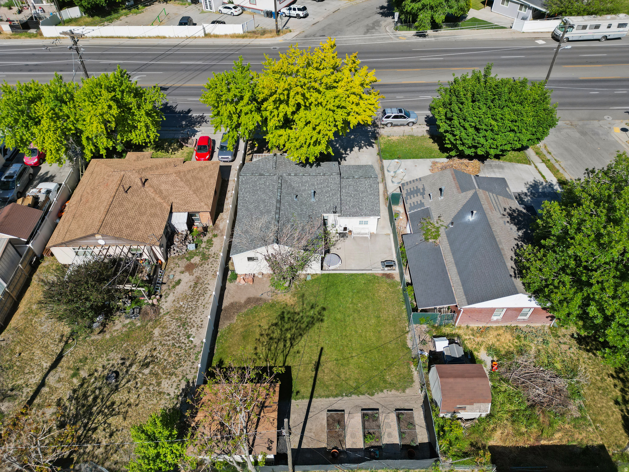 main property photo 25