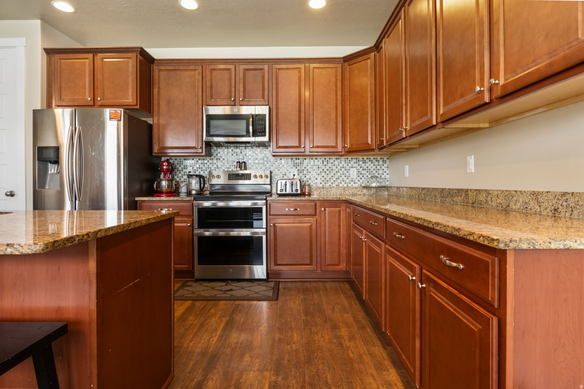 main property photo 9