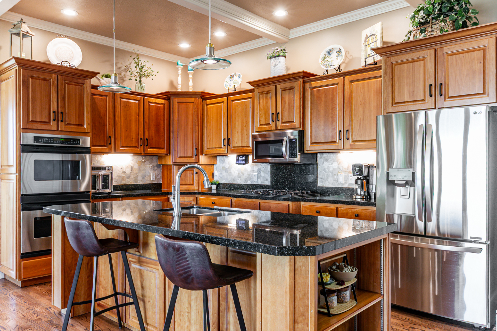 main property photo 16