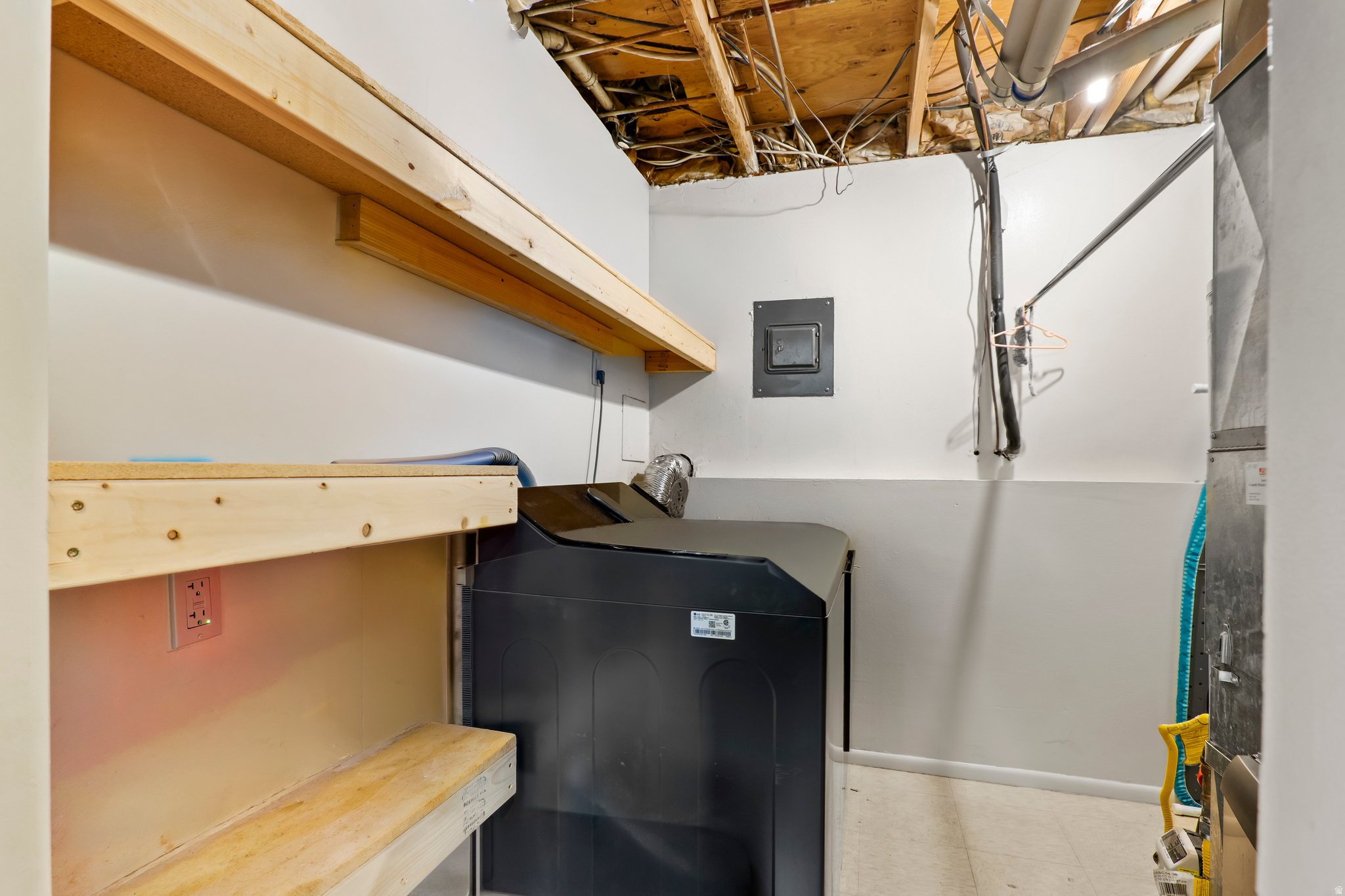 main property photo 13