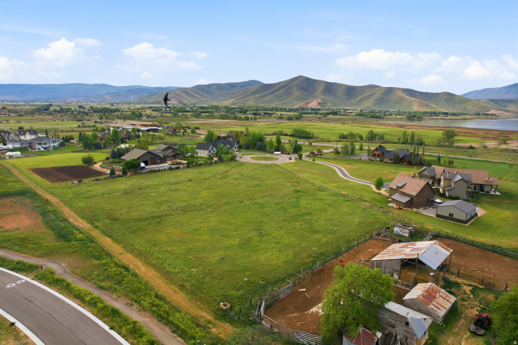 main property photo 16