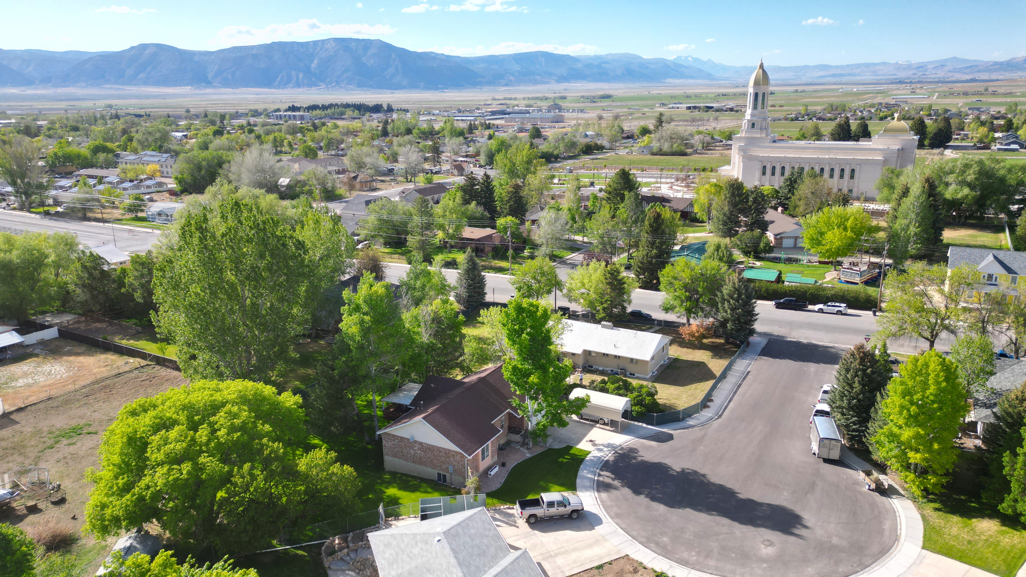main property photo 9