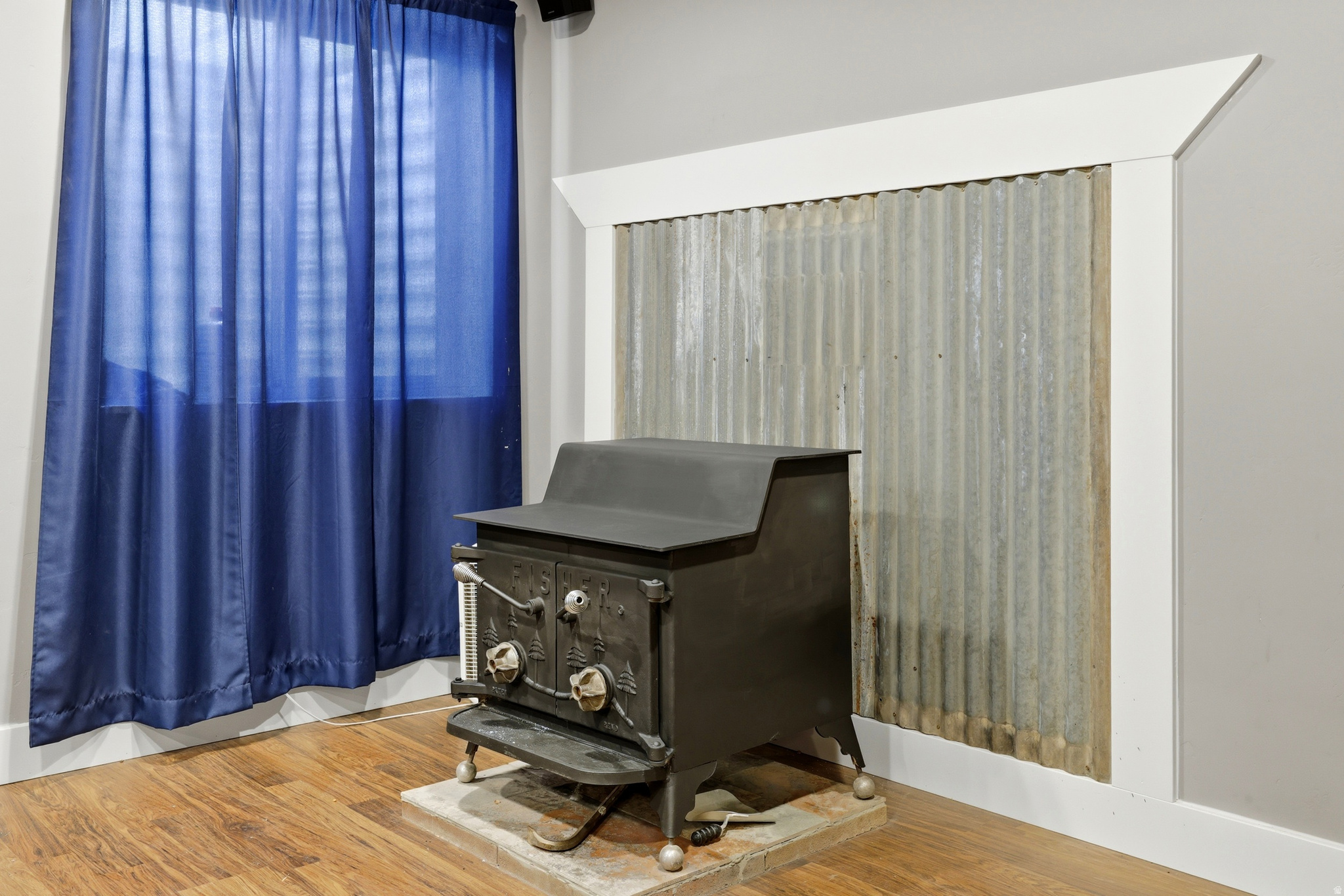 main property photo 30