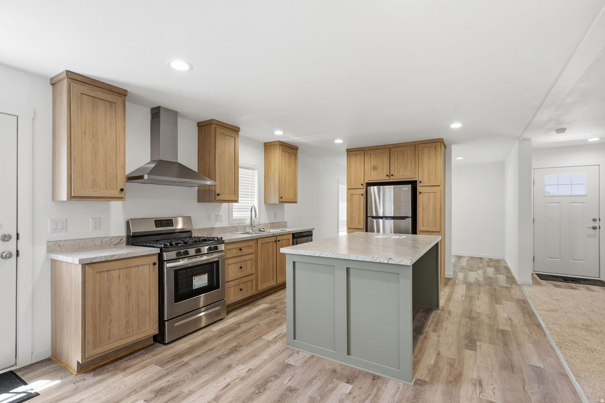 main property photo 13