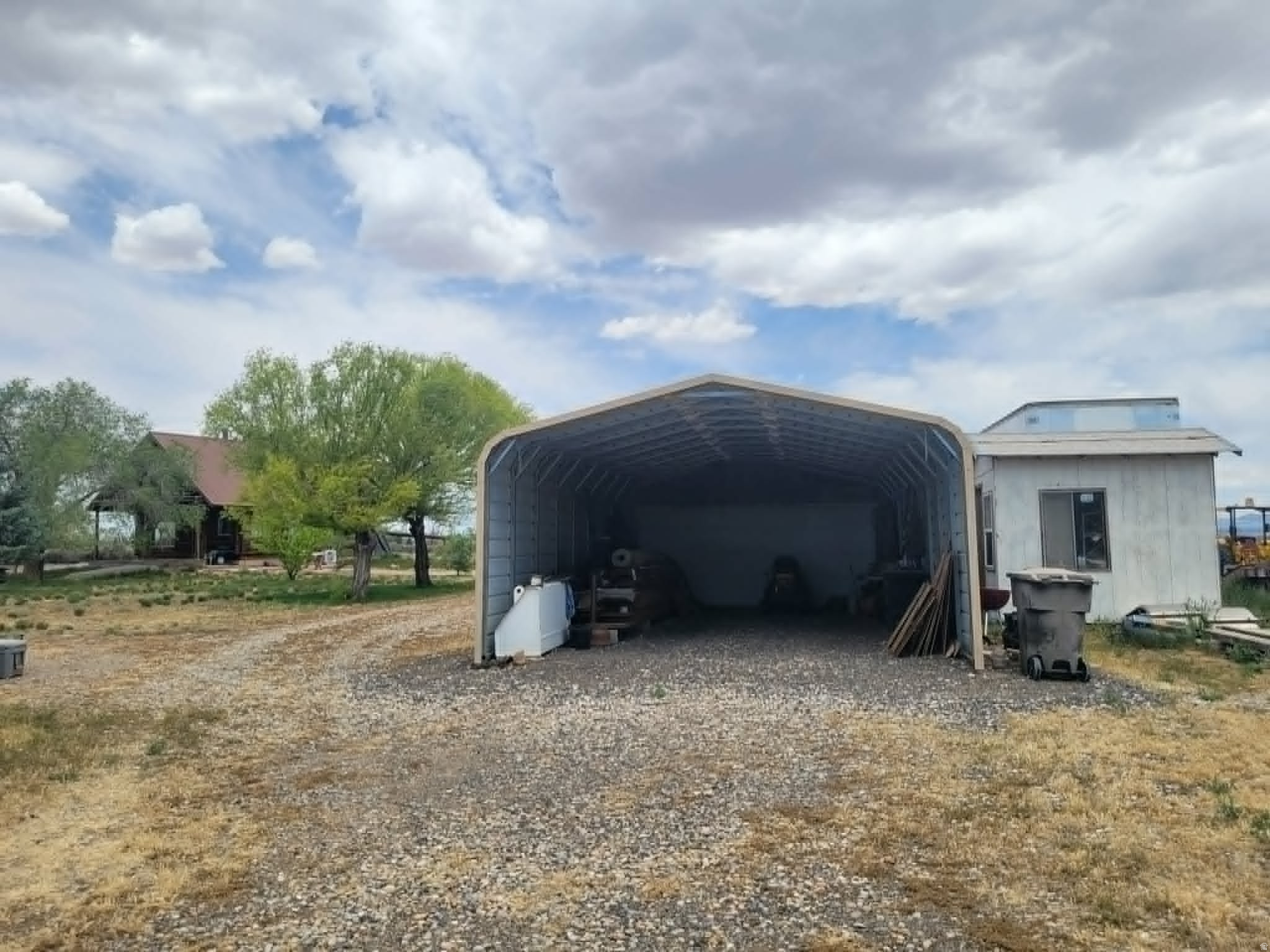 main property photo 14